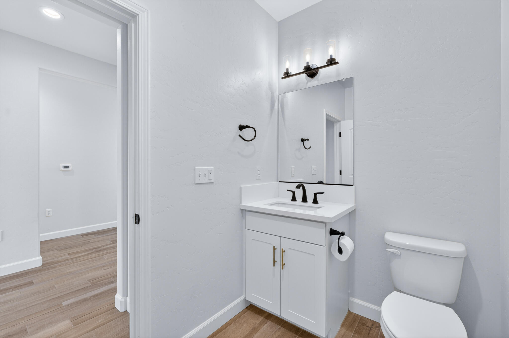5105 W Delaware Ave, Visalia, CA 93291