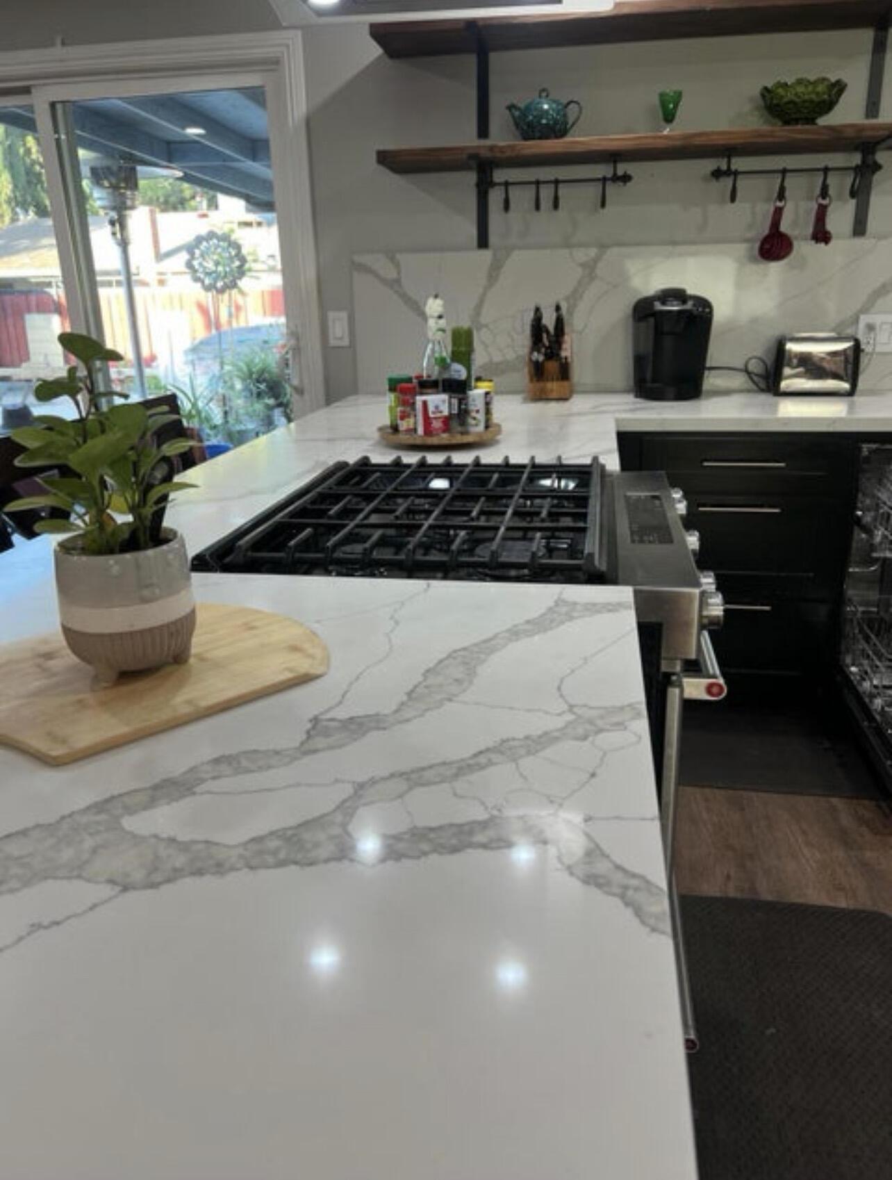 1160 N Laspina St, Tulare, CA 93274