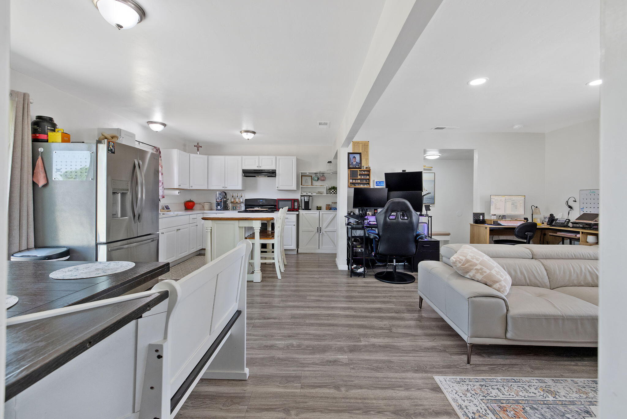 1704 S Santa Fe St, Visalia, CA 93292