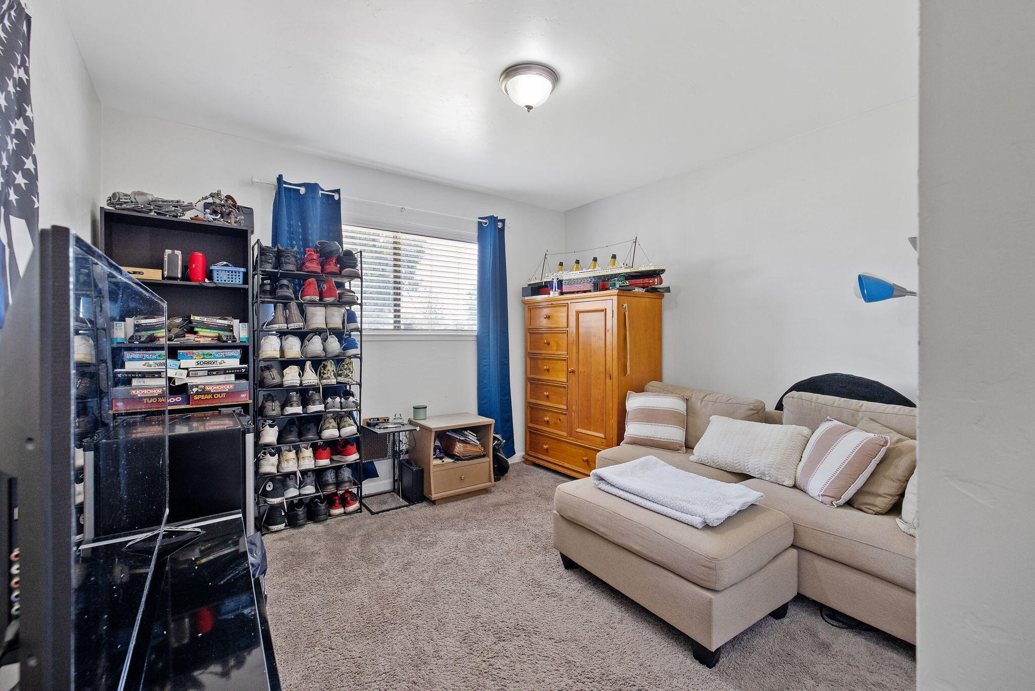 1704 S Santa Fe St, Visalia, CA 93292