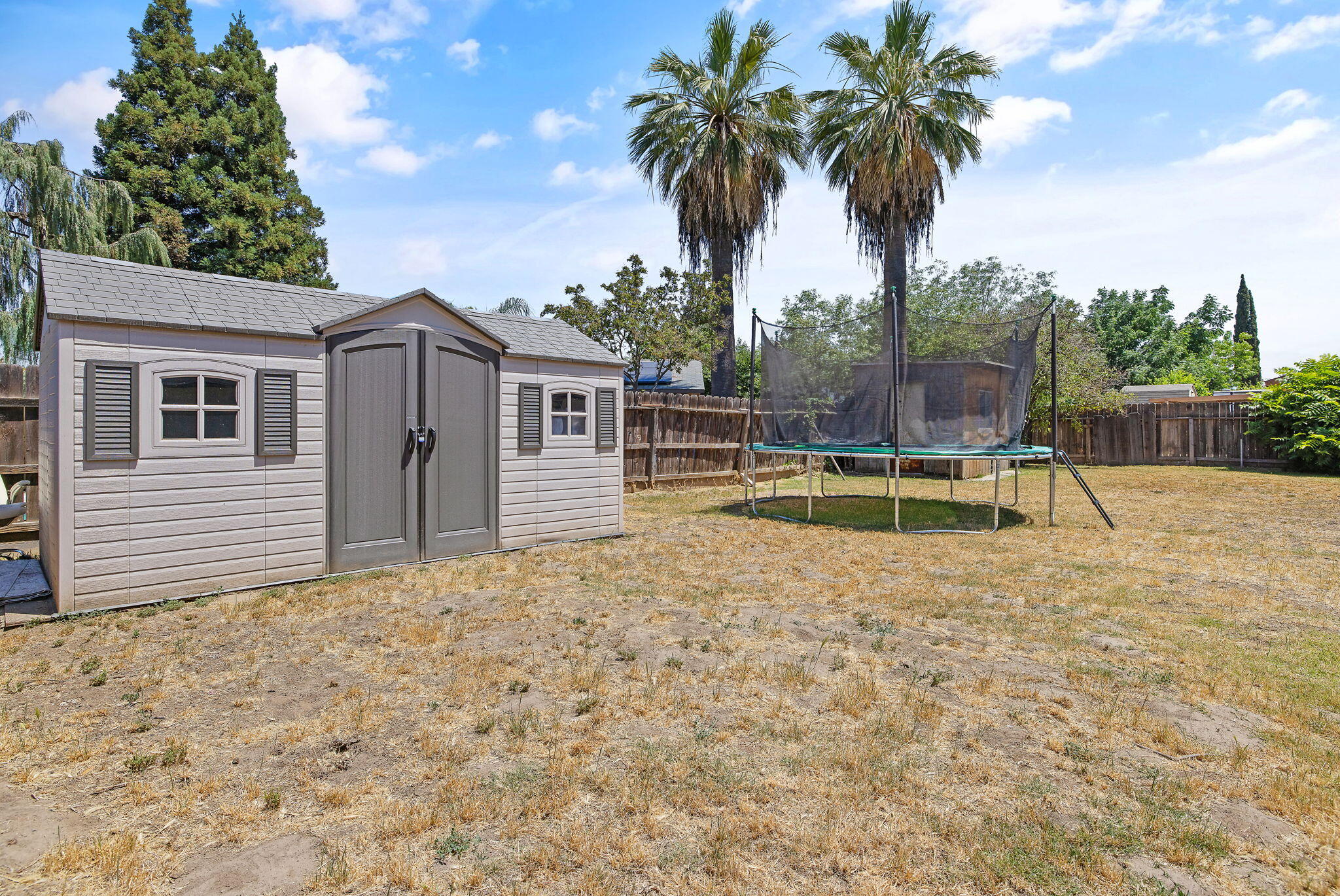 1704 S Santa Fe St, Visalia, CA 93292