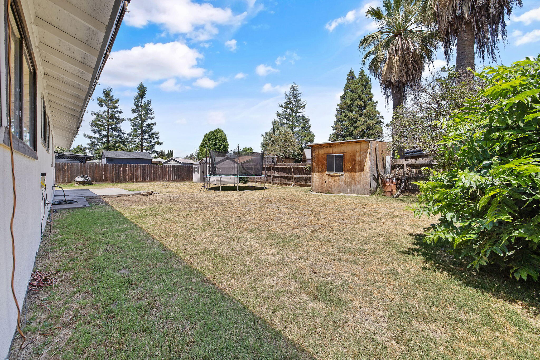 1704 S Santa Fe St, Visalia, CA 93292