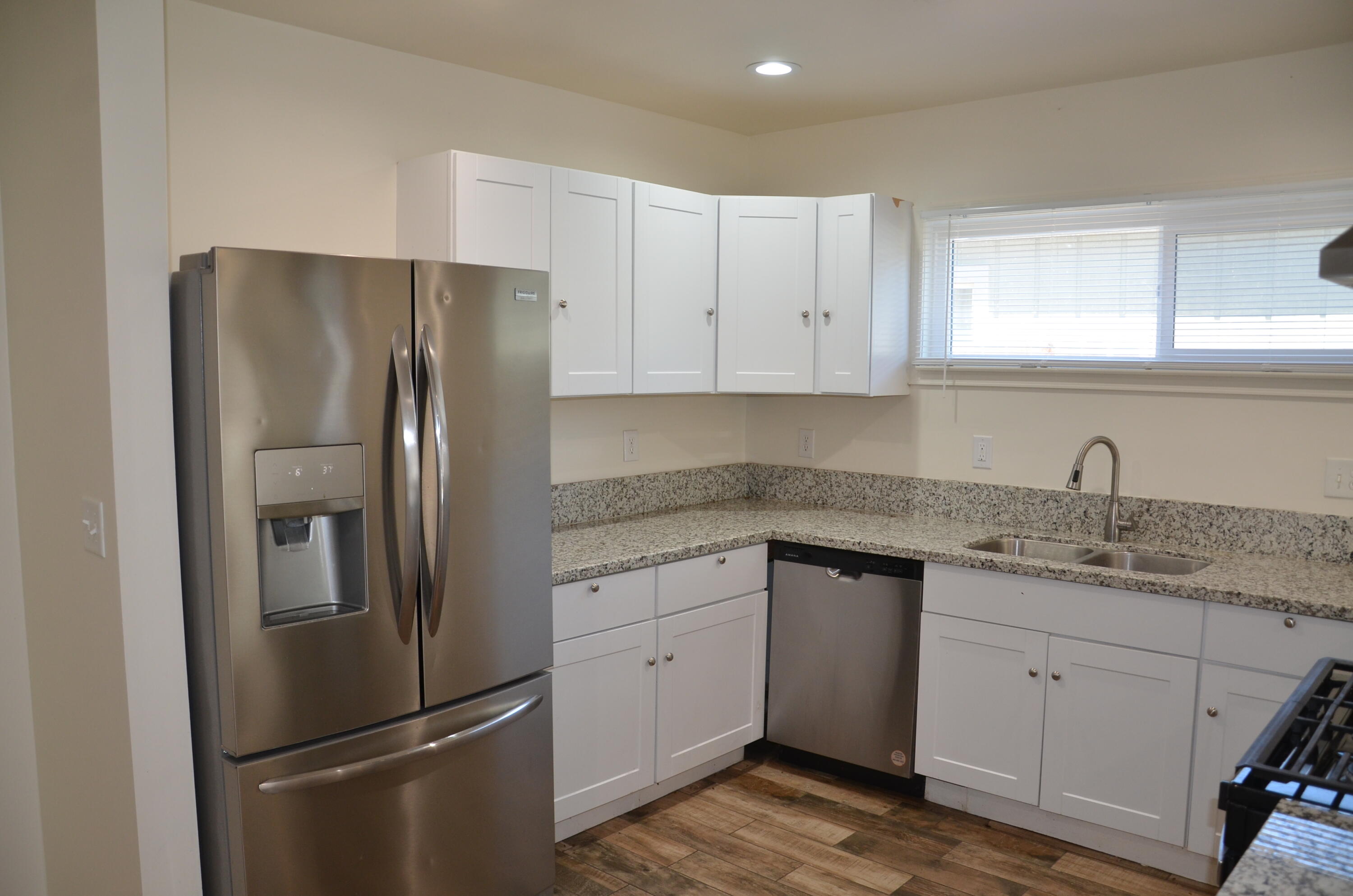 648 B St, Lemoore, CA 93245