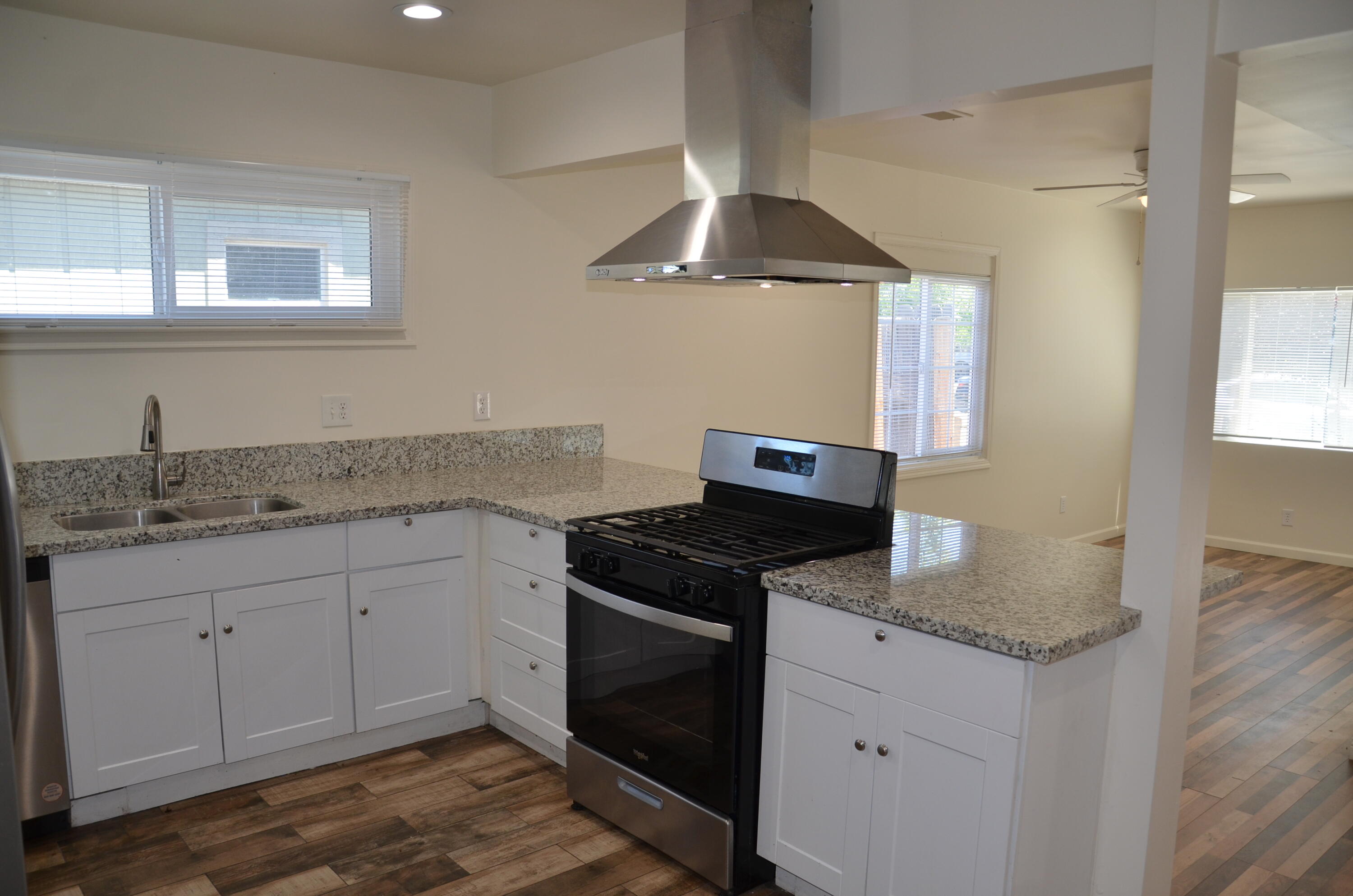 648 B St, Lemoore, CA 93245
