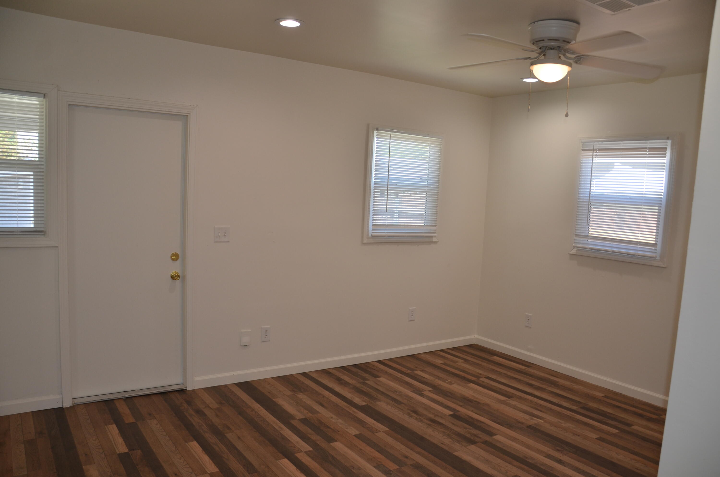 648 B St, Lemoore, CA 93245