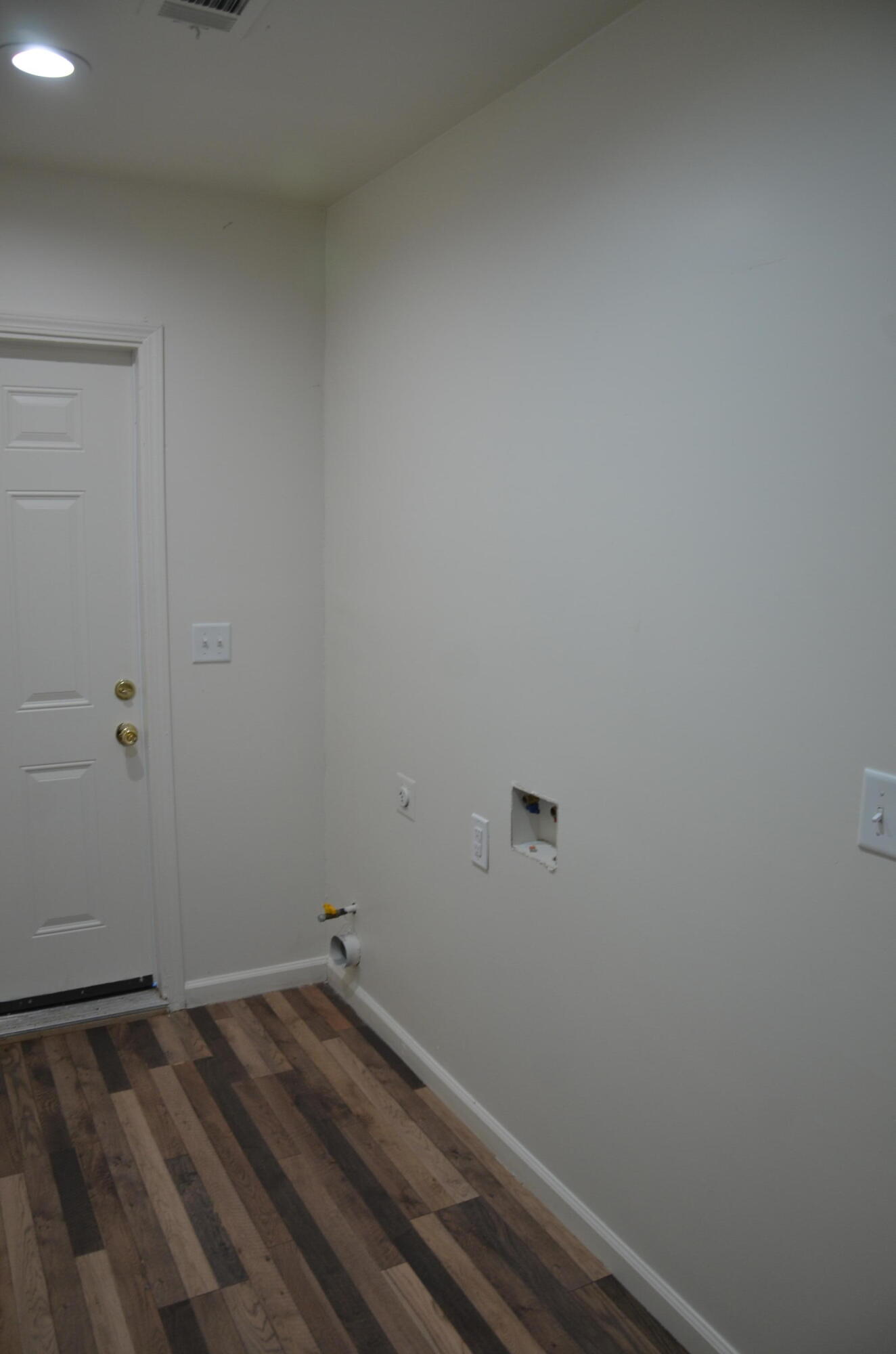 648 B St, Lemoore, CA 93245