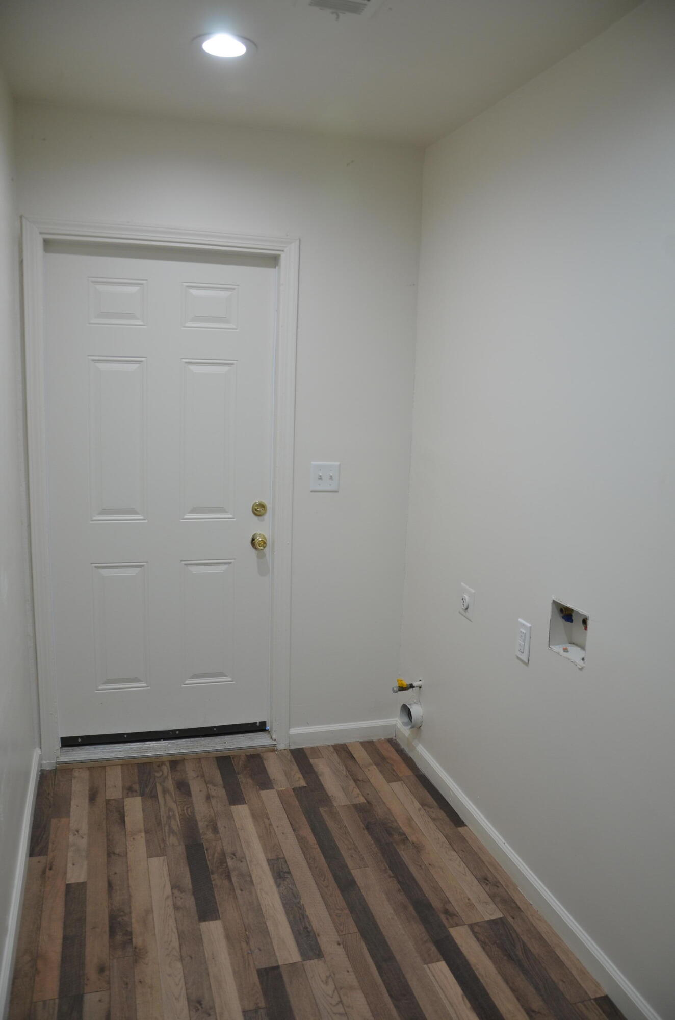 648 B St, Lemoore, CA 93245