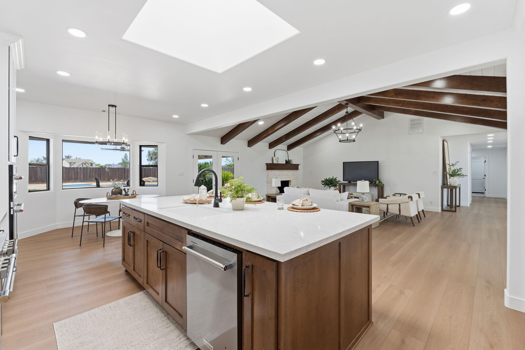 1023 N Euclid Ave, Dinuba, CA 93618