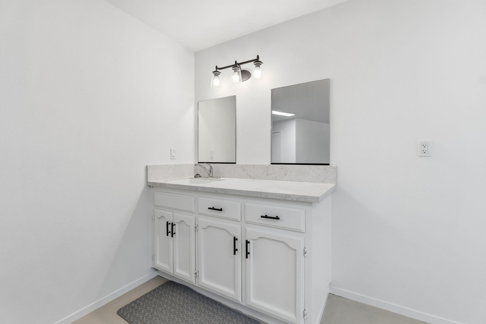 1023 N Euclid Ave, Dinuba, CA 93618