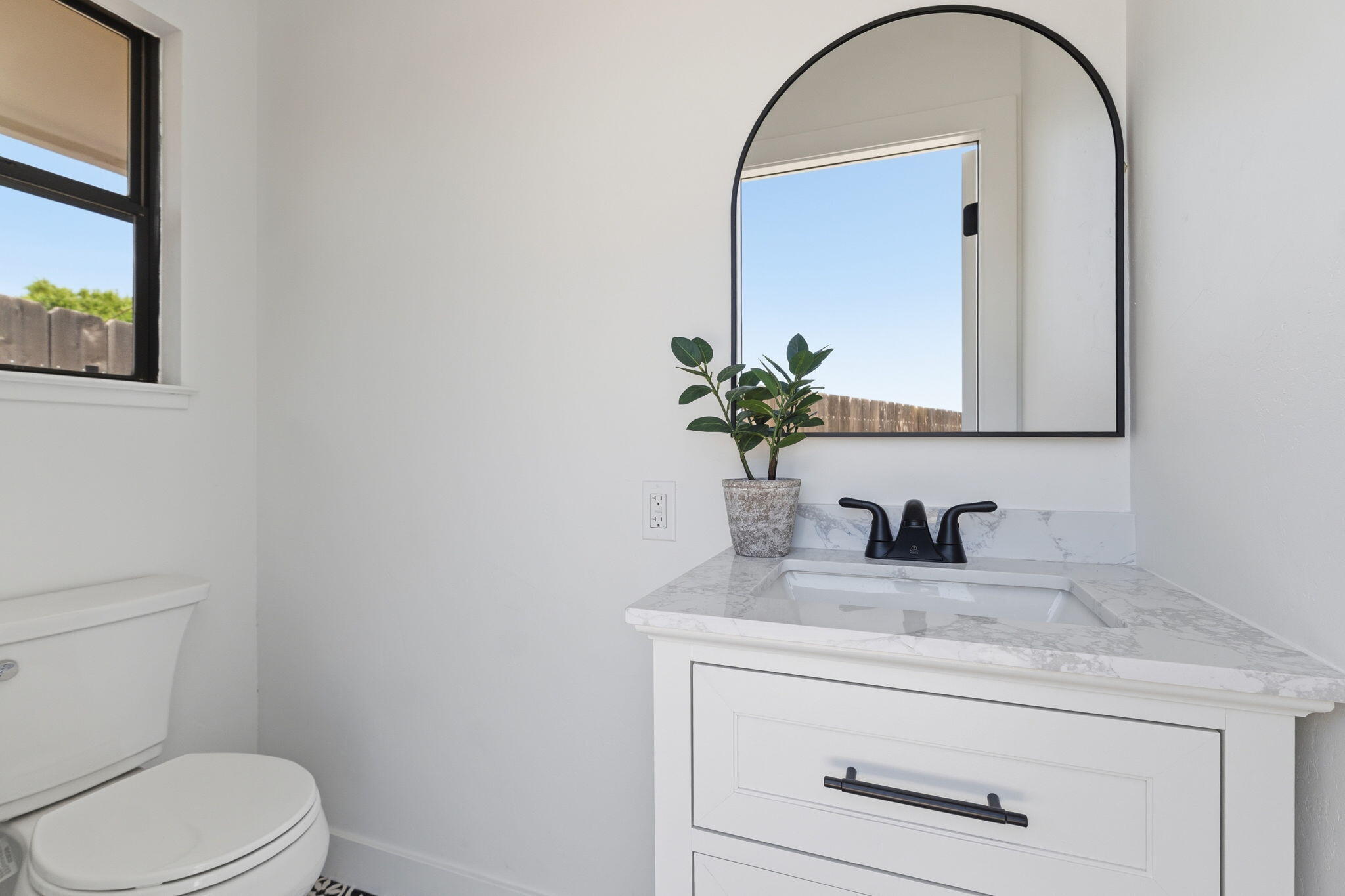 1023 N Euclid Ave, Dinuba, CA 93618