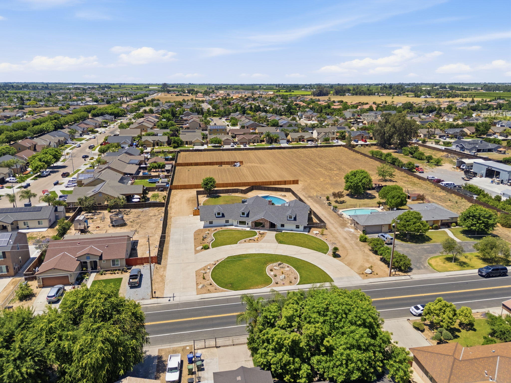 1023 N Euclid Ave, Dinuba, CA 93618