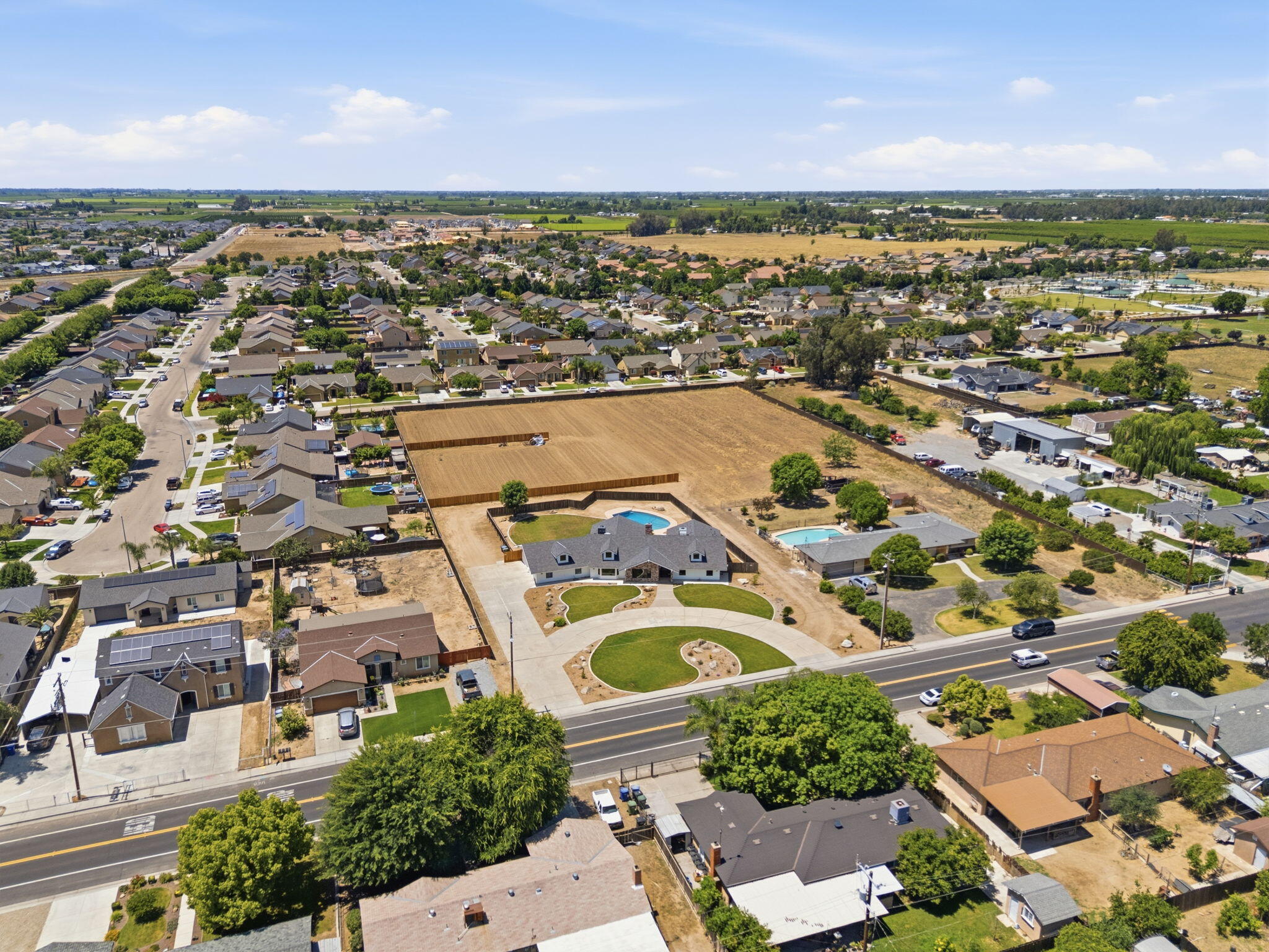 1023 N Euclid Ave, Dinuba, CA 93618
