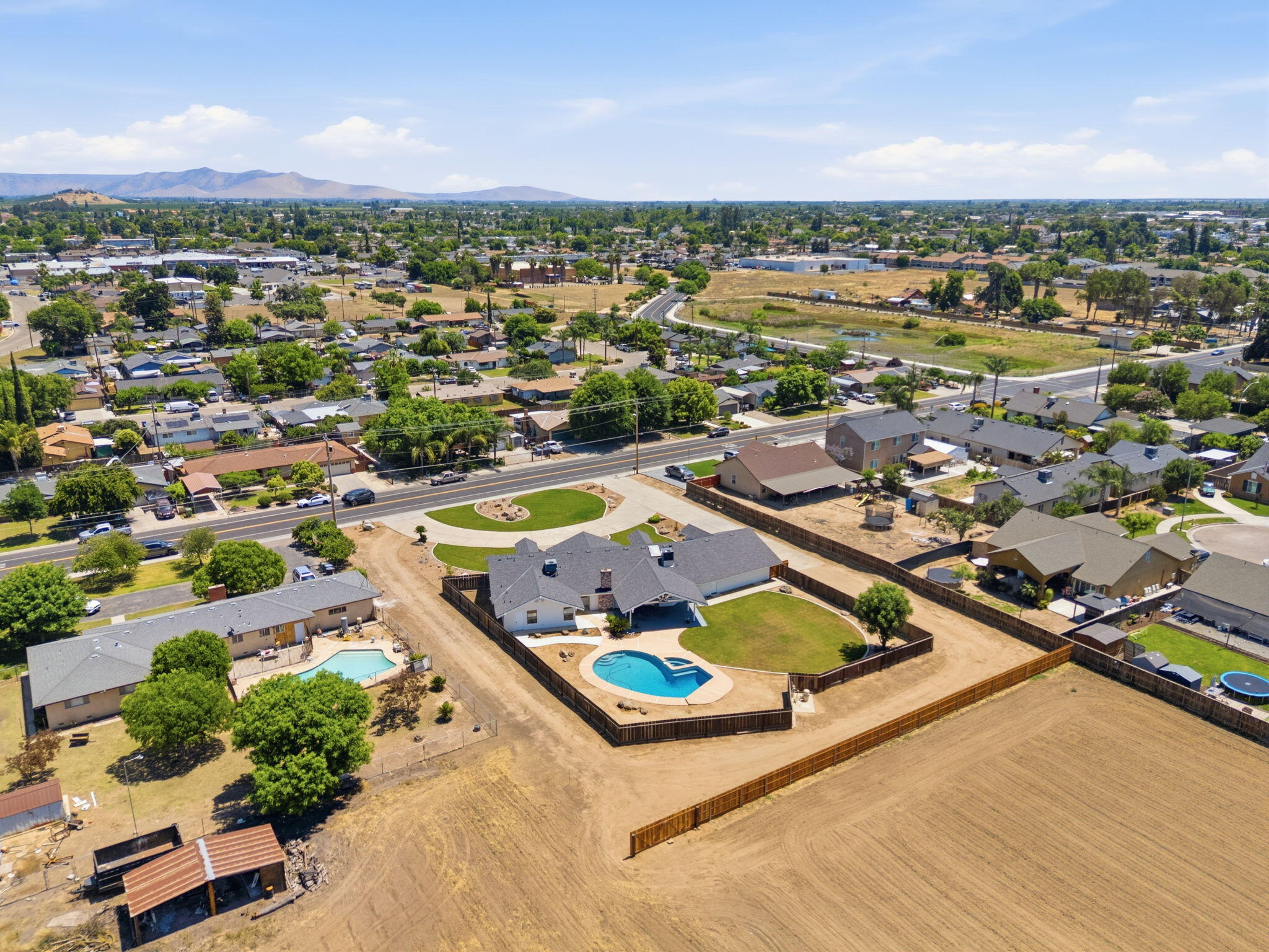 1023 N Euclid Ave, Dinuba, CA 93618