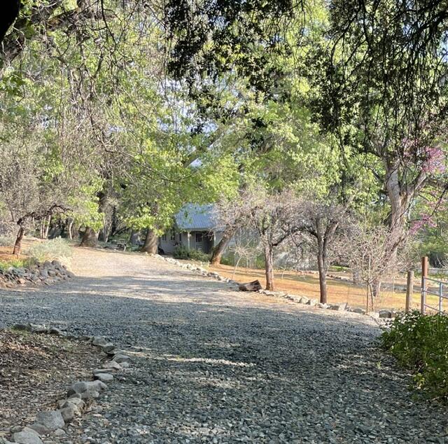 46967 Blue Ridge Dr, Springville, CA 93265