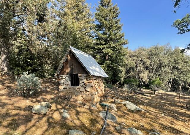 46967 Blue Ridge Dr, Springville, CA 93265