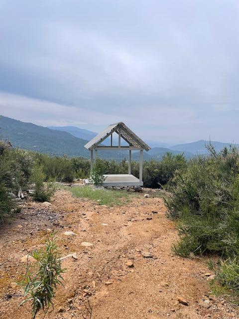 46967 Blue Ridge Dr, Springville, CA 93265