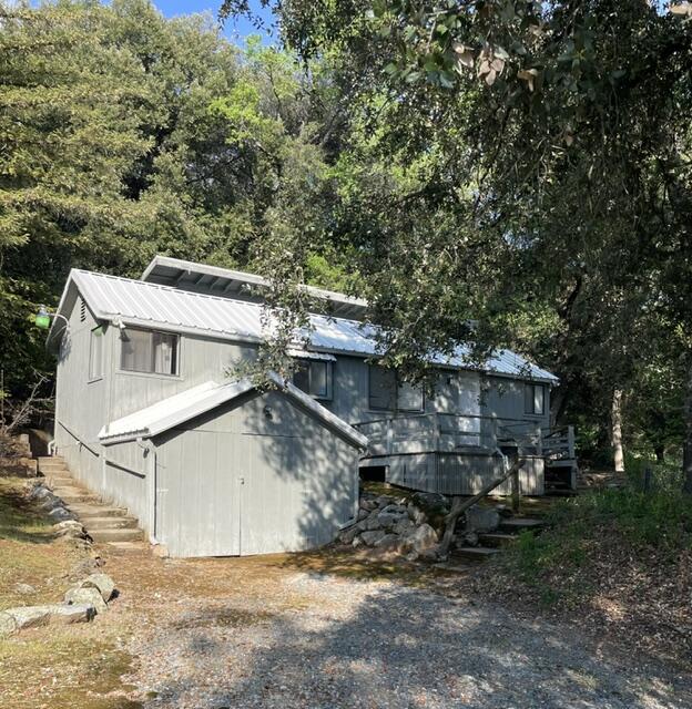45999 Blue Ridge Dr, Springville, CA 93265