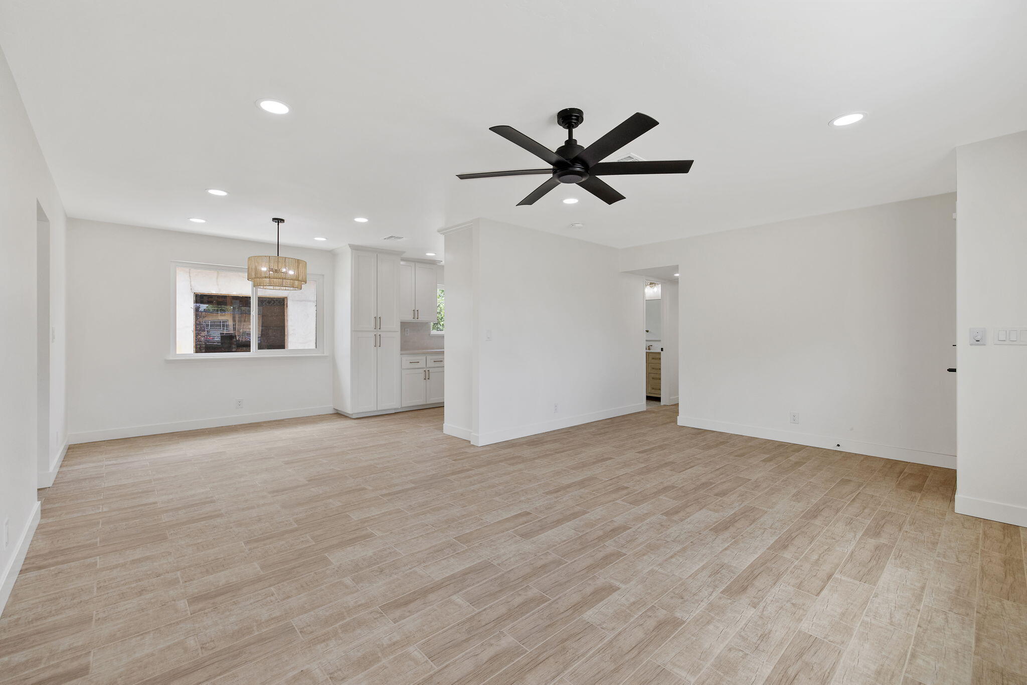 6125 E Mount Whitney, Laton, CA 93242