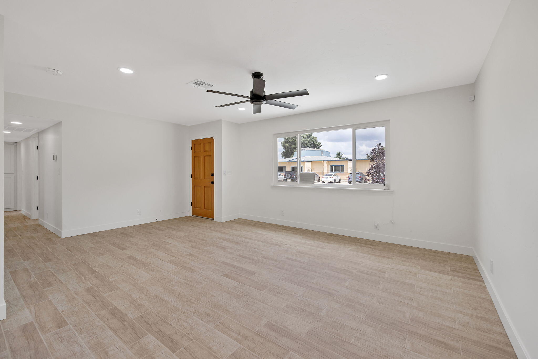 6125 E Mount Whitney, Laton, CA 93242