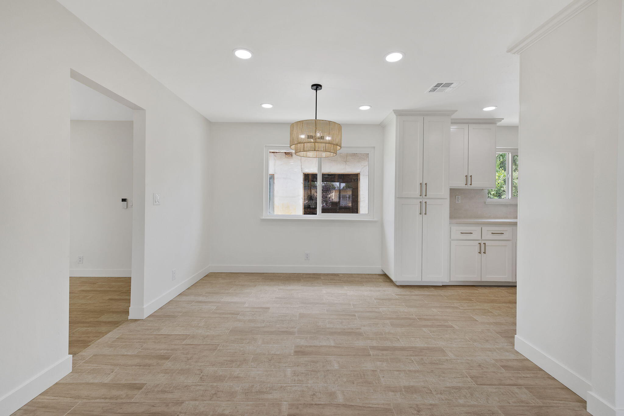 6125 E Mount Whitney, Laton, CA 93242