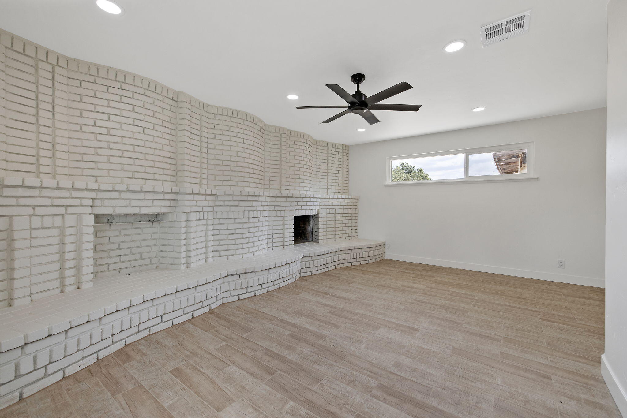 6125 E Mount Whitney, Laton, CA 93242