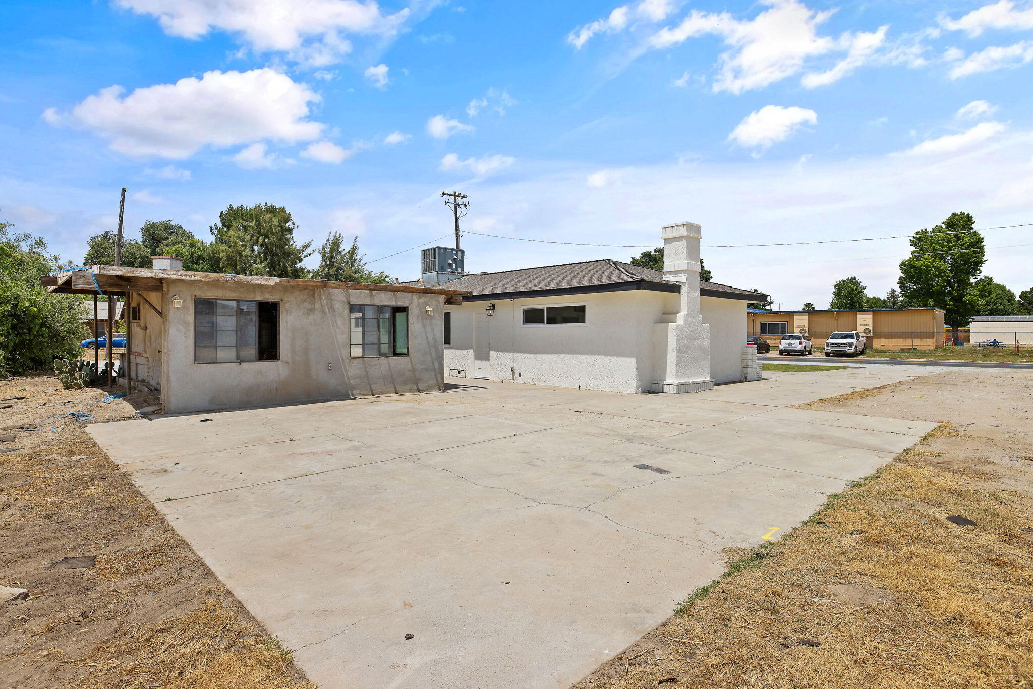 6125 E Mount Whitney, Laton, CA 93242