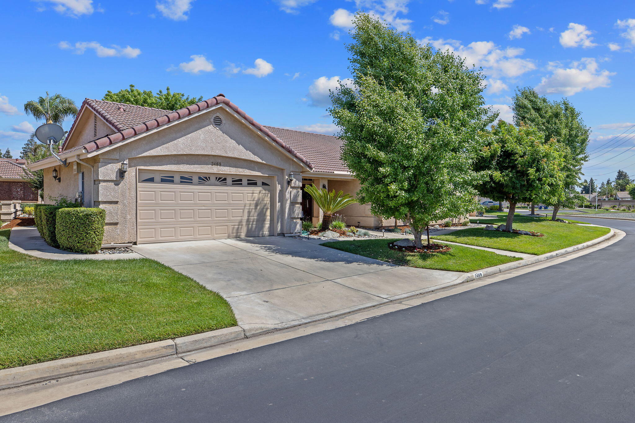 2469 Presidential Dr, Tulare, CA 93274
