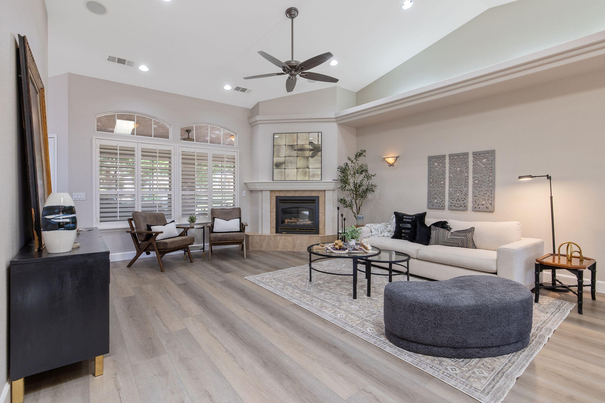 2469 Presidential Dr, Tulare, CA 93274