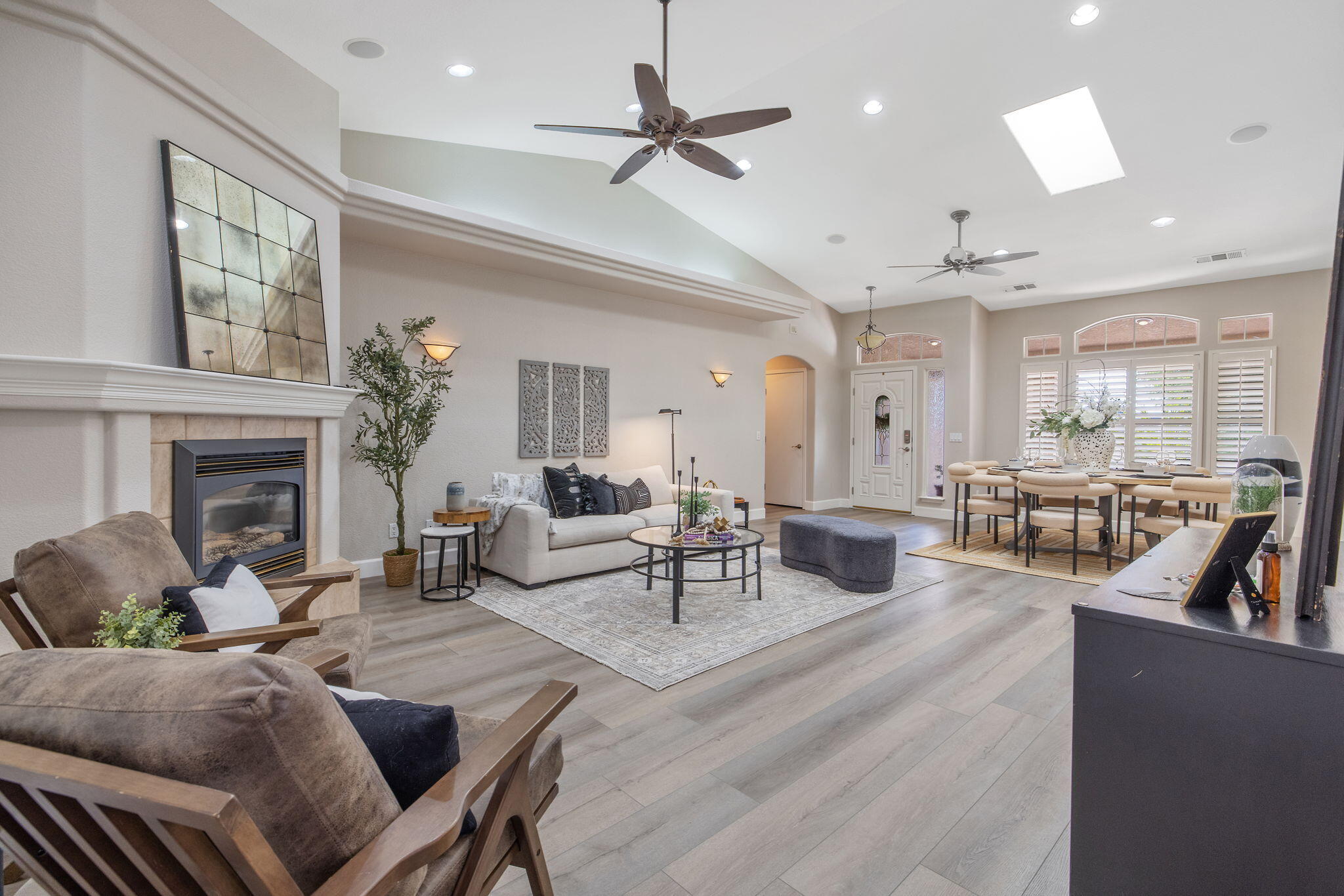 2469 Presidential Dr, Tulare, CA 93274