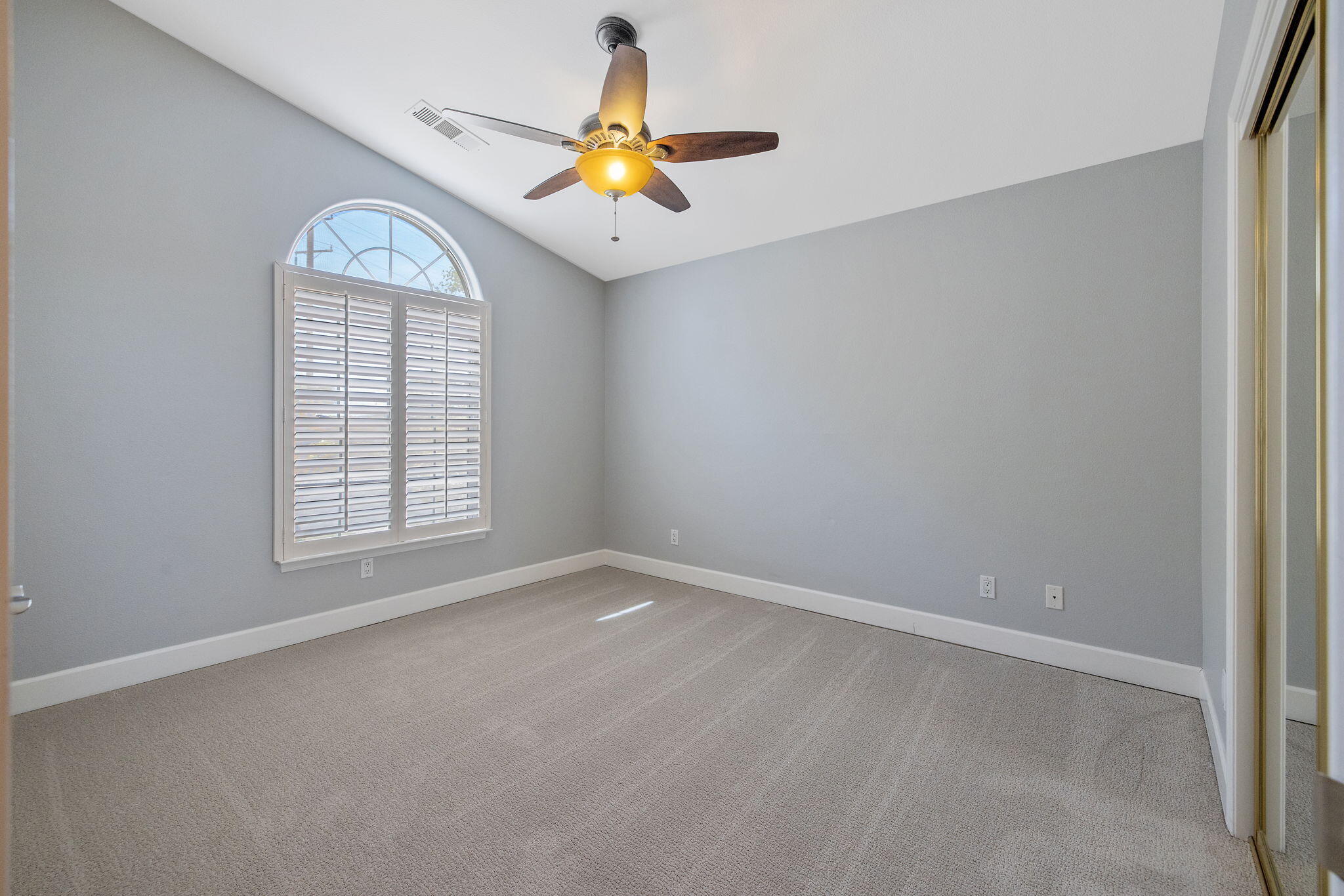 2469 Presidential Dr, Tulare, CA 93274