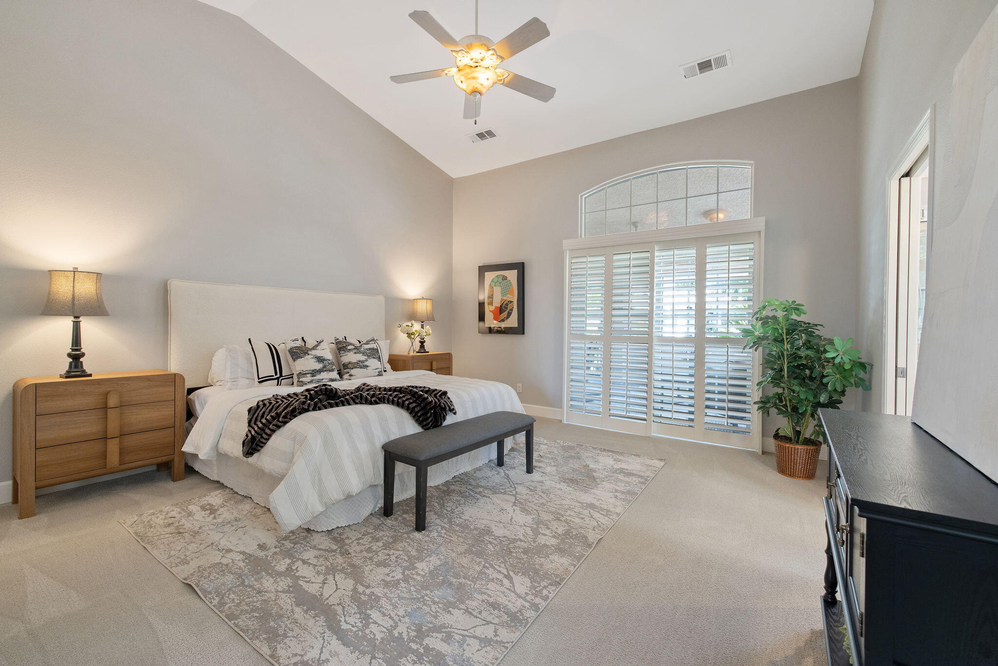 2469 Presidential Dr, Tulare, CA 93274