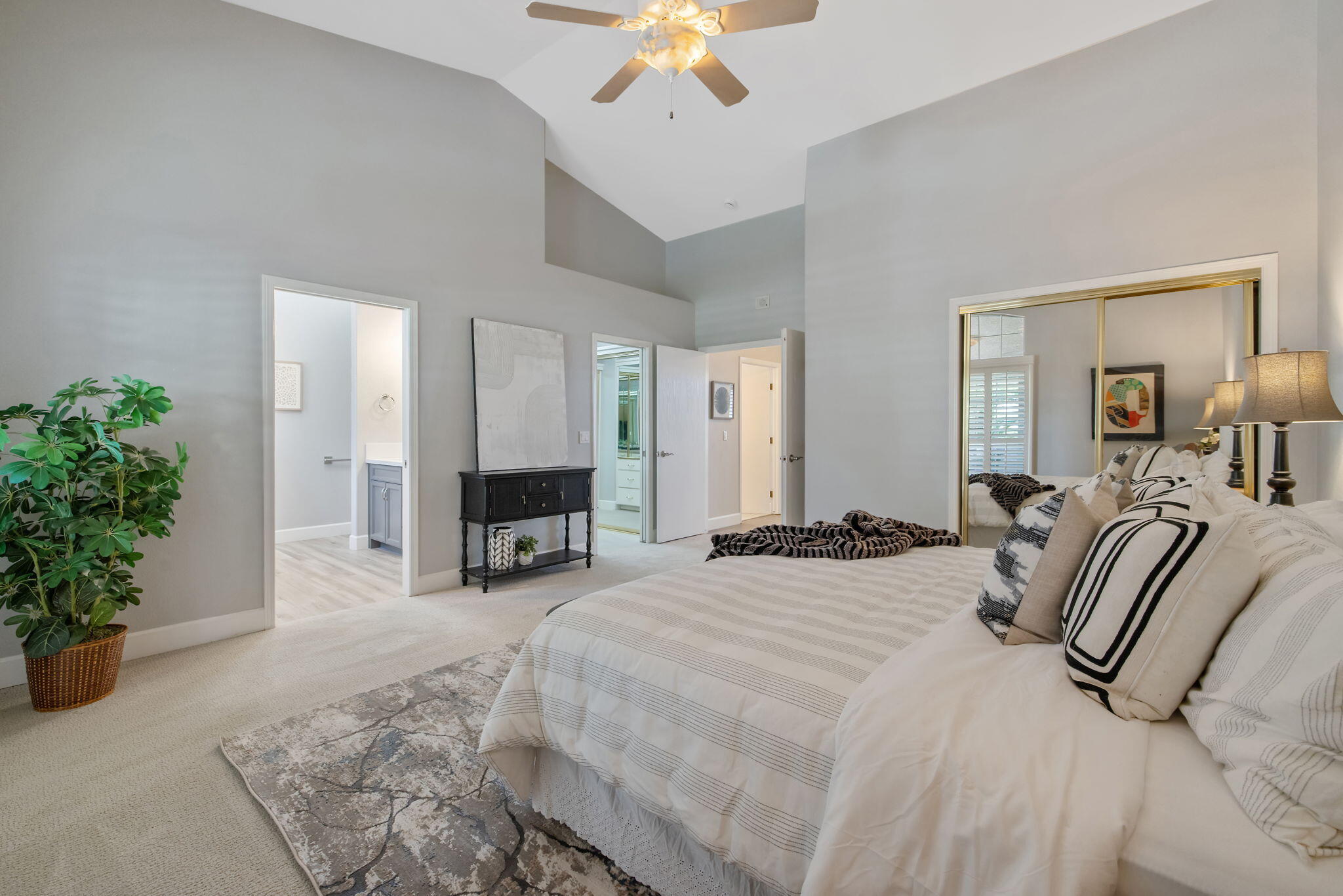 2469 Presidential Dr, Tulare, CA 93274