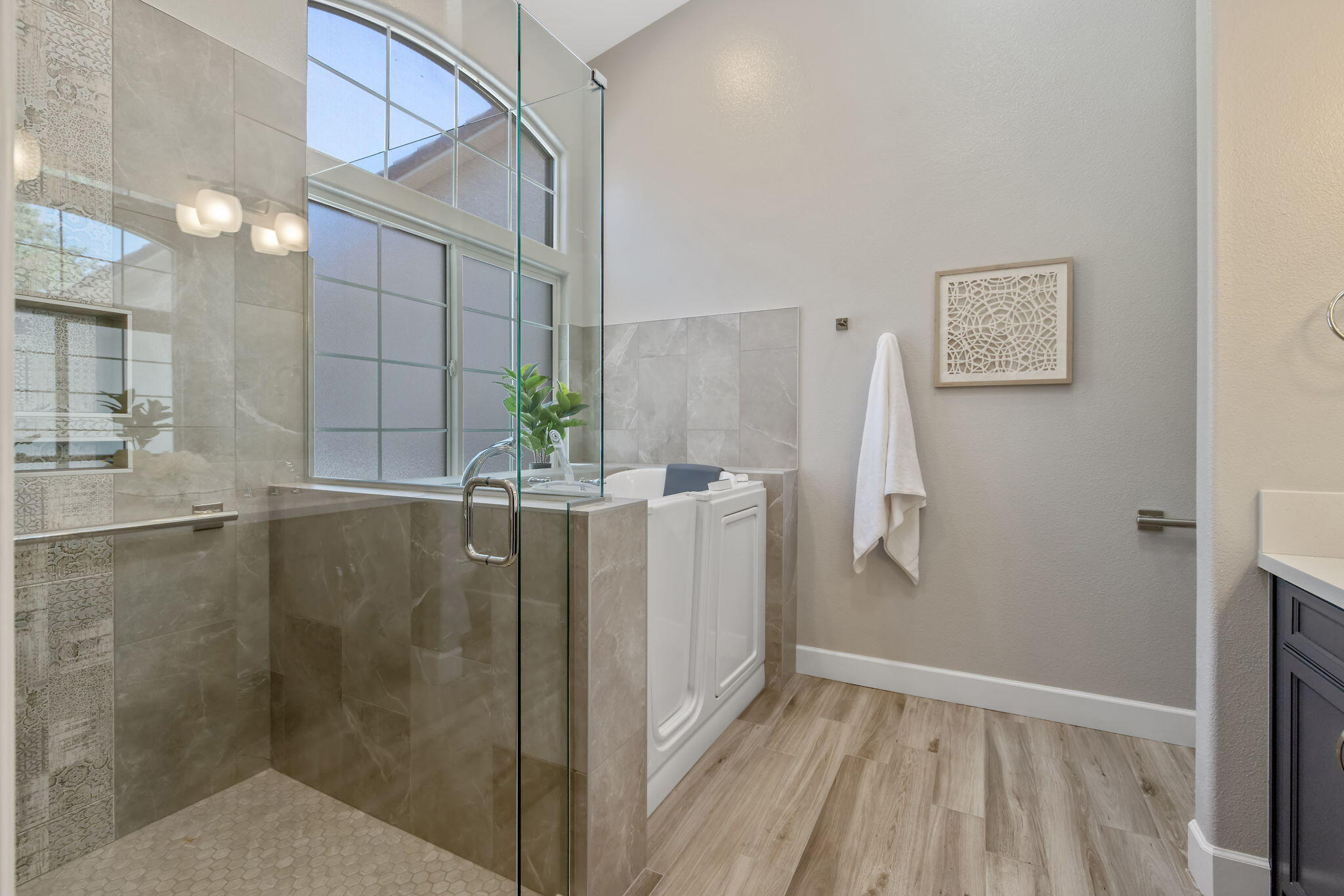 2469 Presidential Dr, Tulare, CA 93274