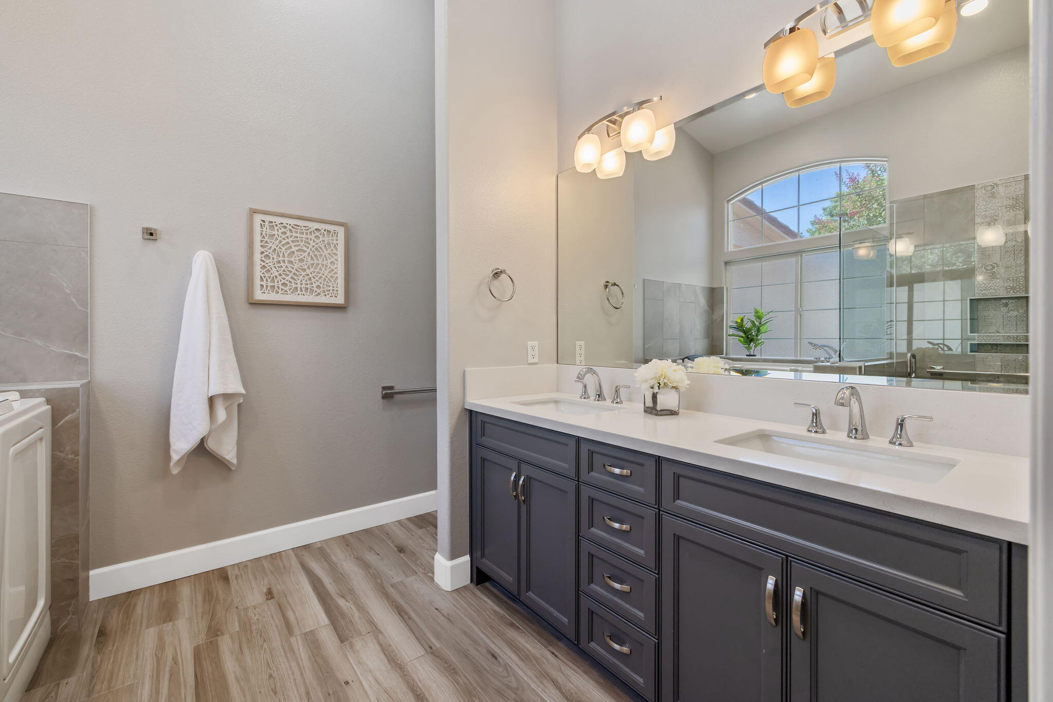 2469 Presidential Dr, Tulare, CA 93274