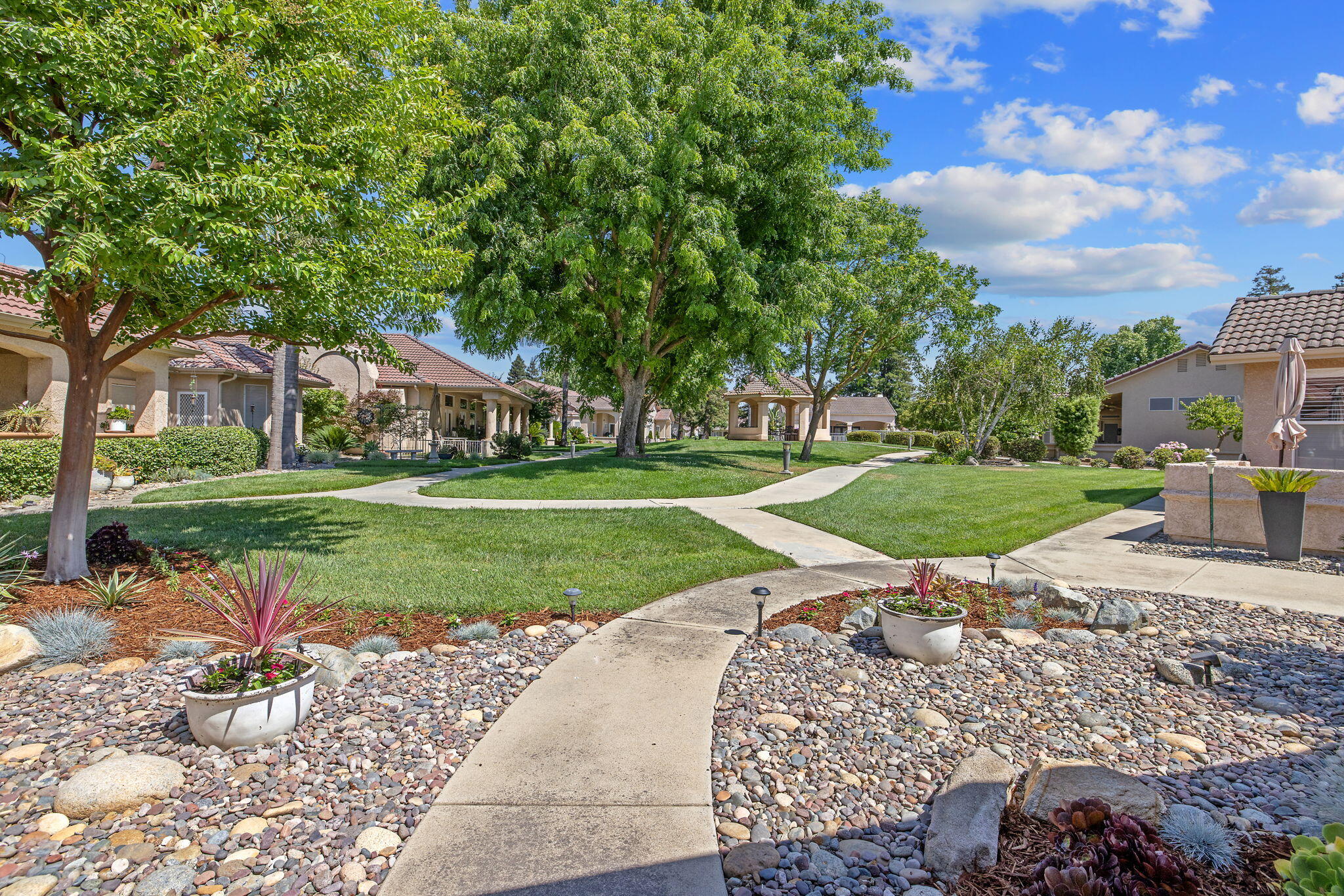 2469 Presidential Dr, Tulare, CA 93274