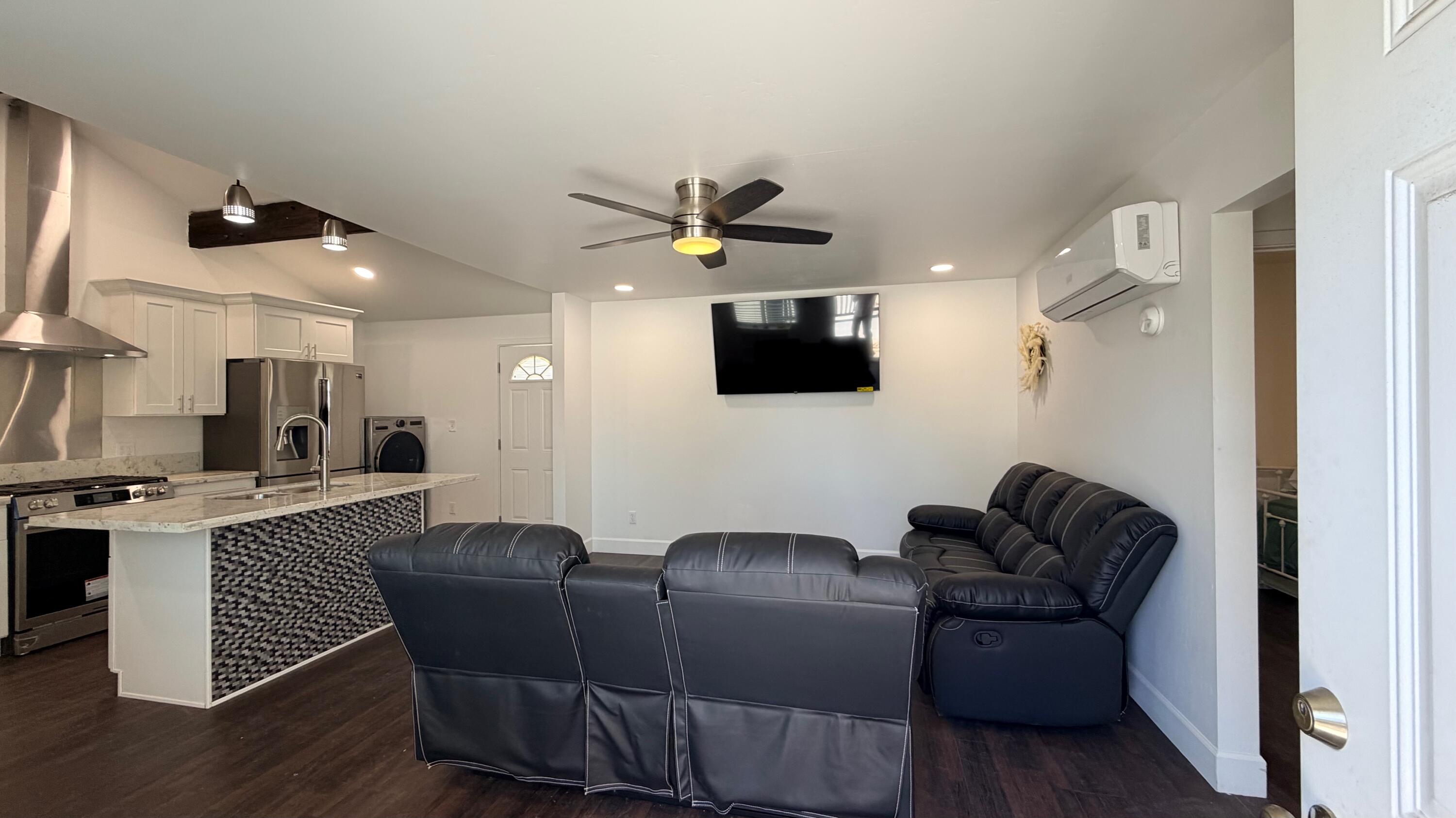 1012 E Mineral King Ave, Visalia, CA 93292