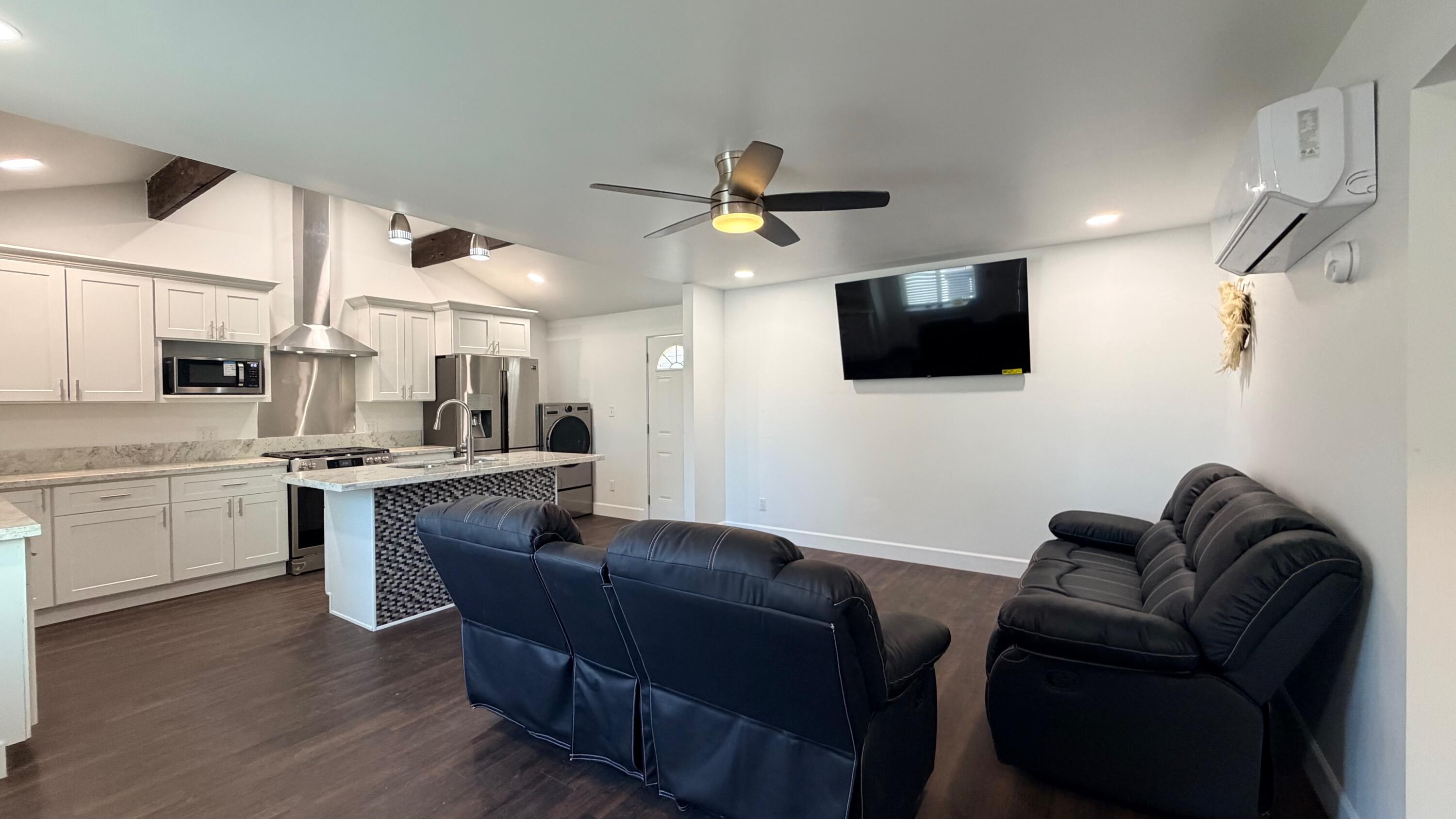 1012 E Mineral King Ave, Visalia, CA 93292