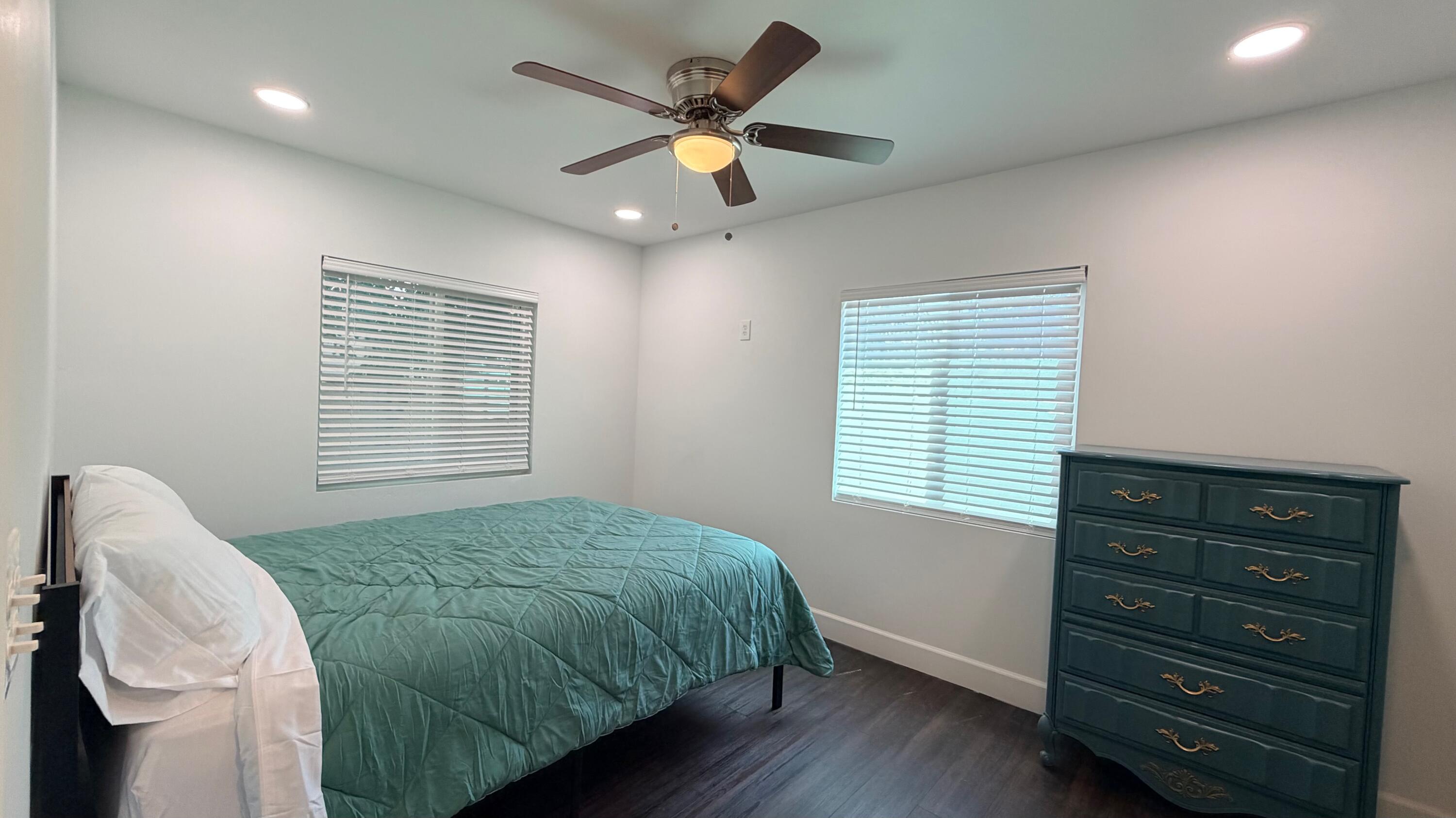 1012 E Mineral King Ave, Visalia, CA 93292
