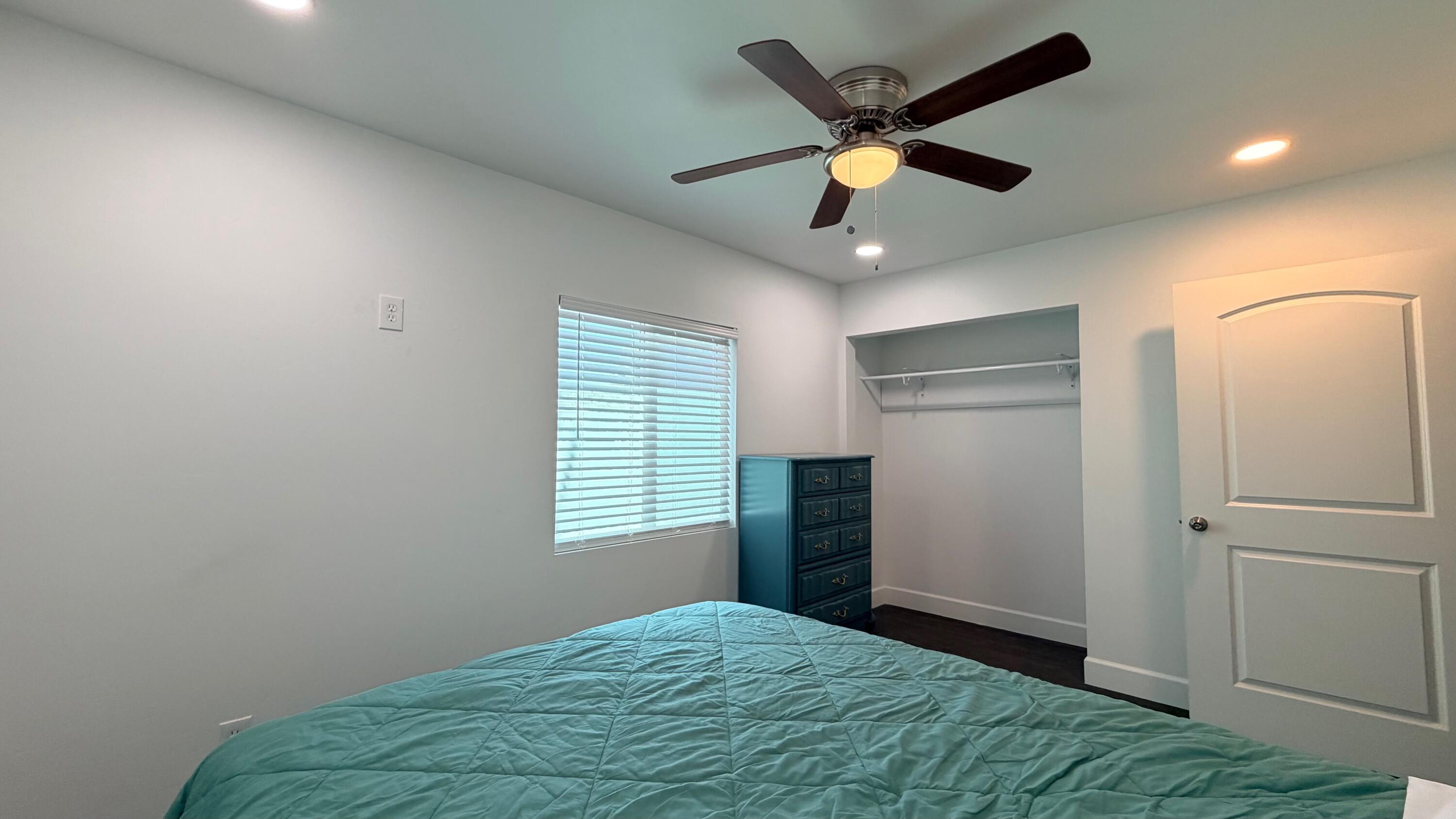 1012 E Mineral King Ave, Visalia, CA 93292