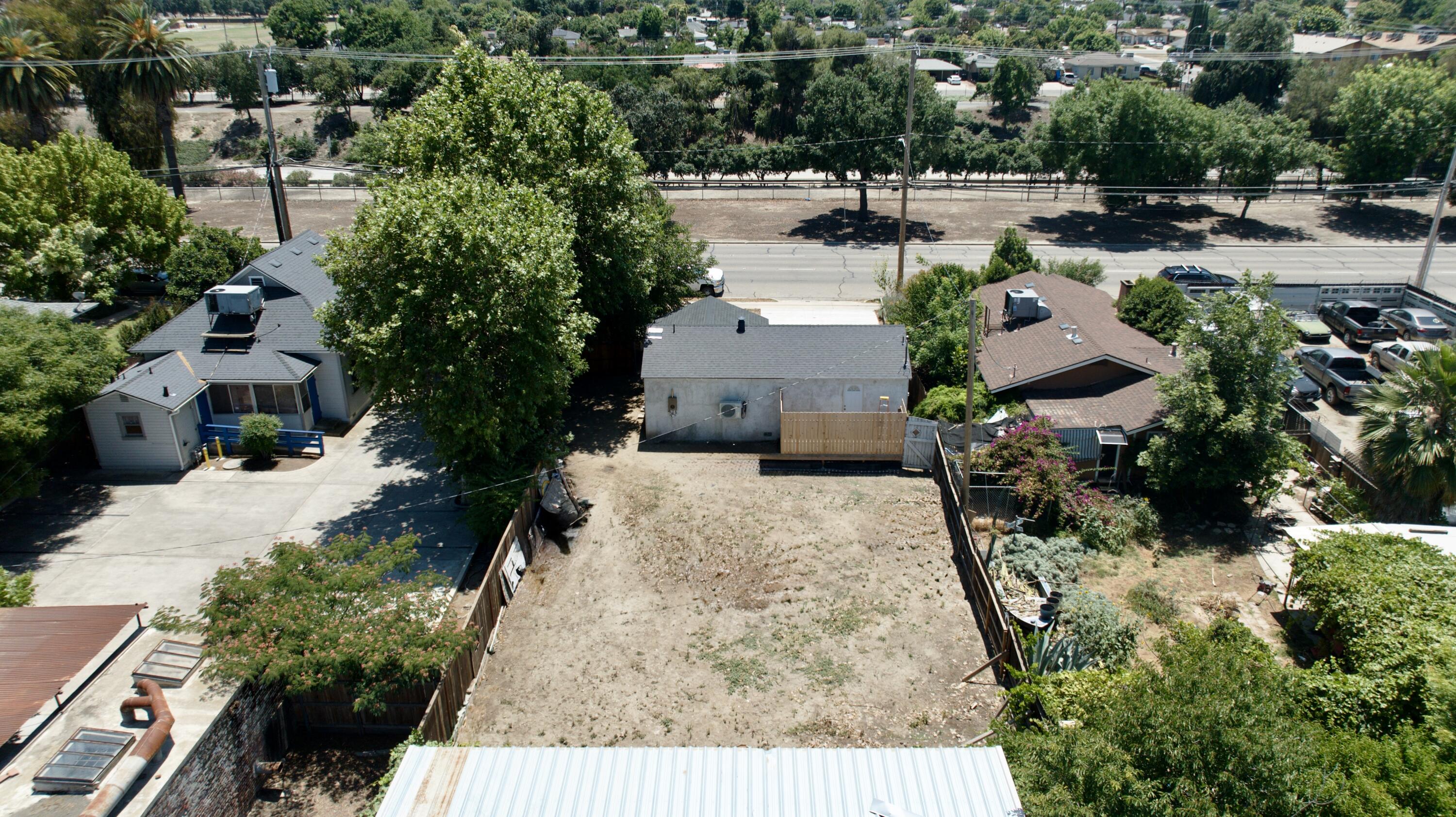 1012 E Mineral King Ave, Visalia, CA 93292