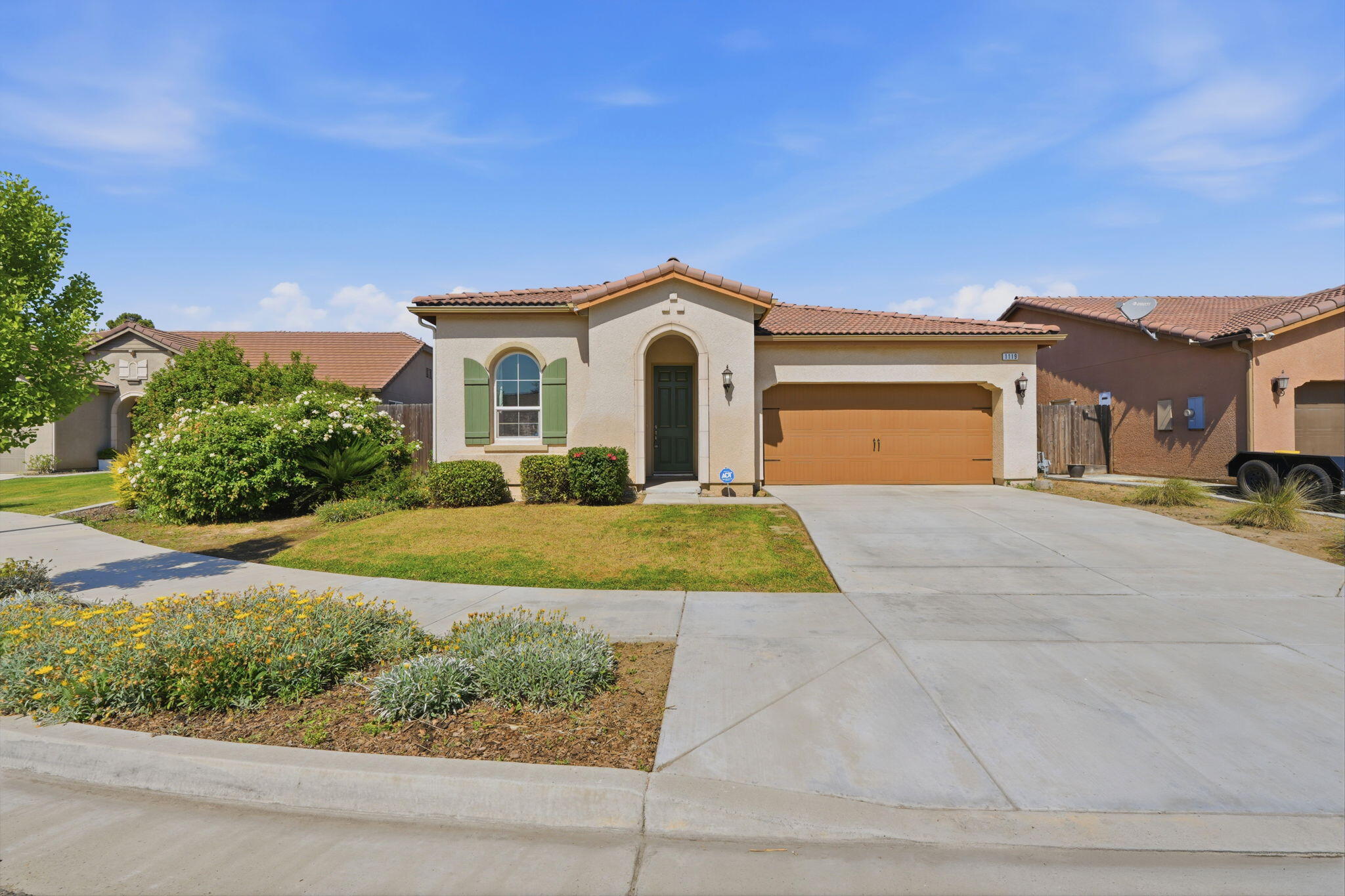 1119 N Linda Vista Ct, Visalia, CA 93291