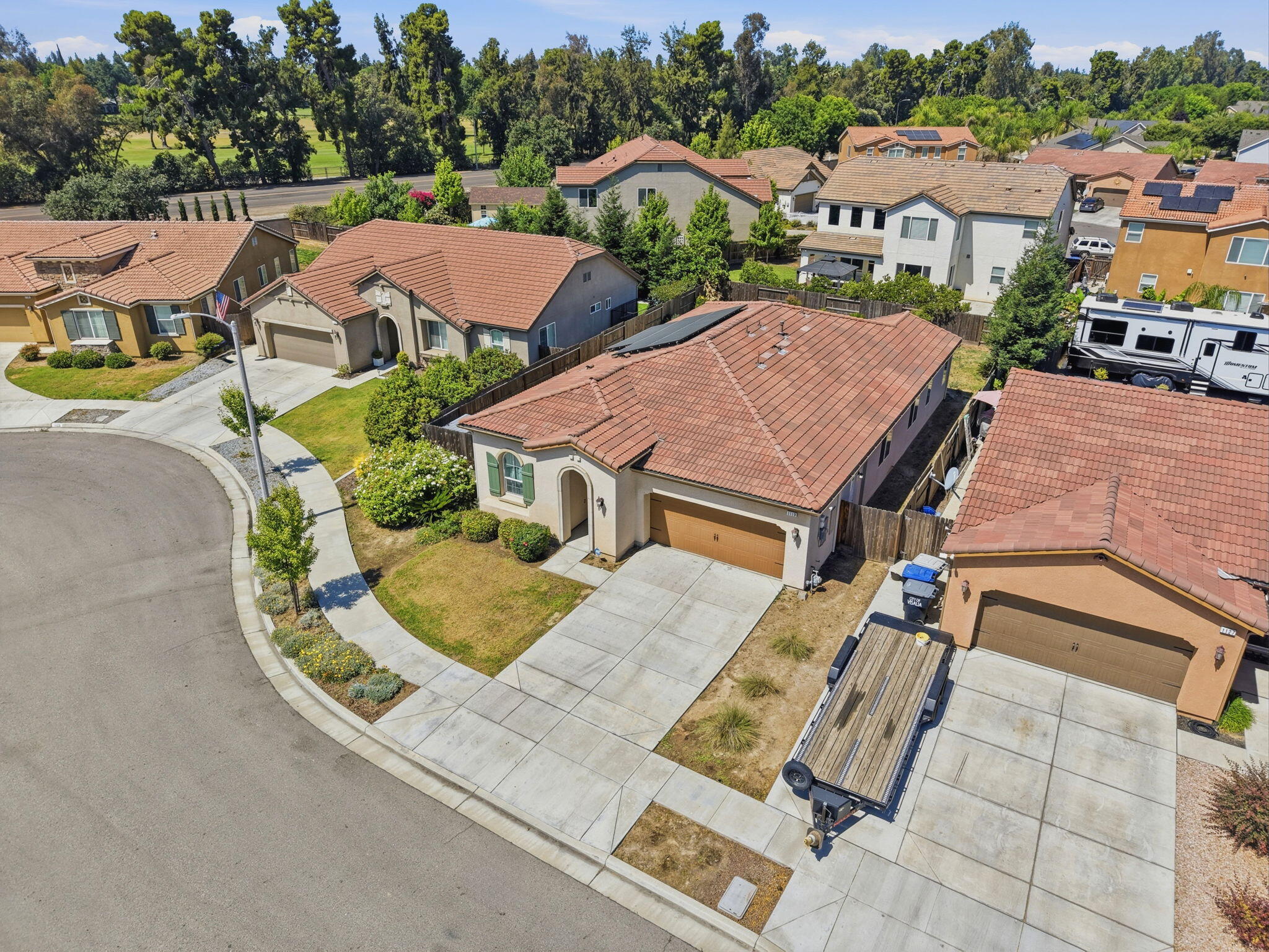 1119 N Linda Vista Ct, Visalia, CA 93291