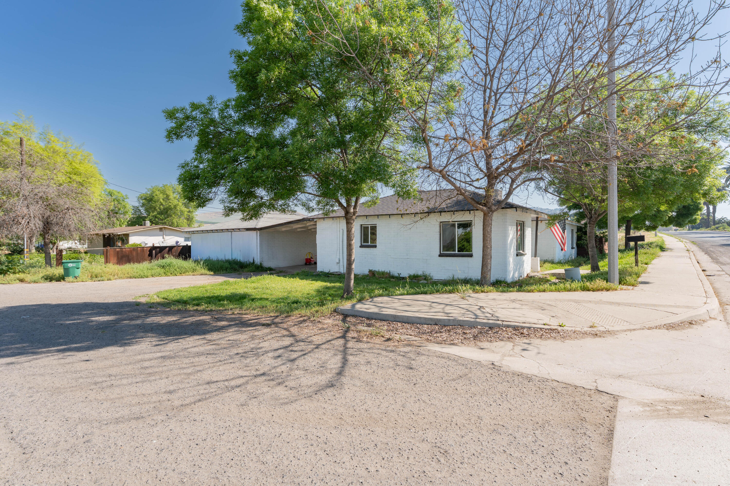 612 E Morton Ave, Porterville, CA 93257