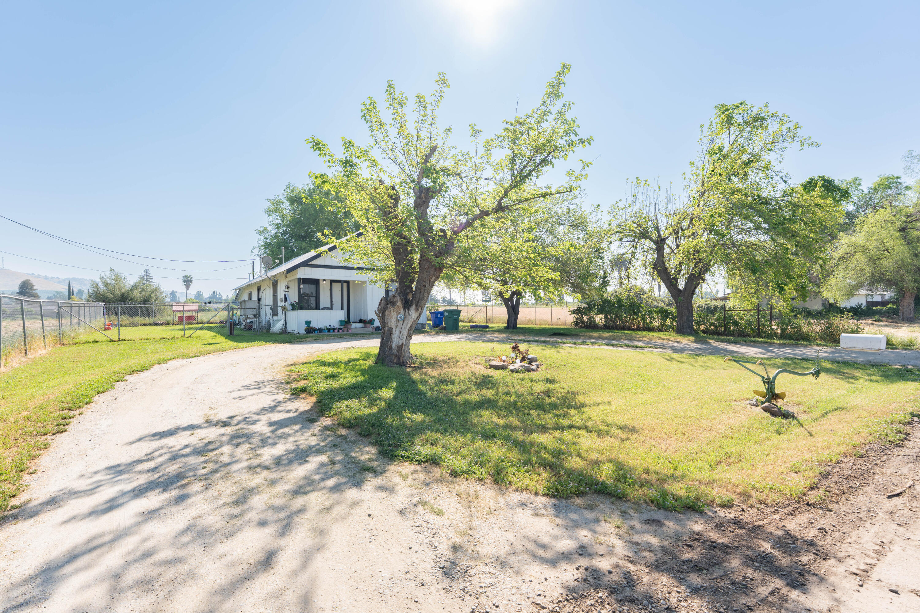 612 E Morton Ave, Porterville, CA 93257