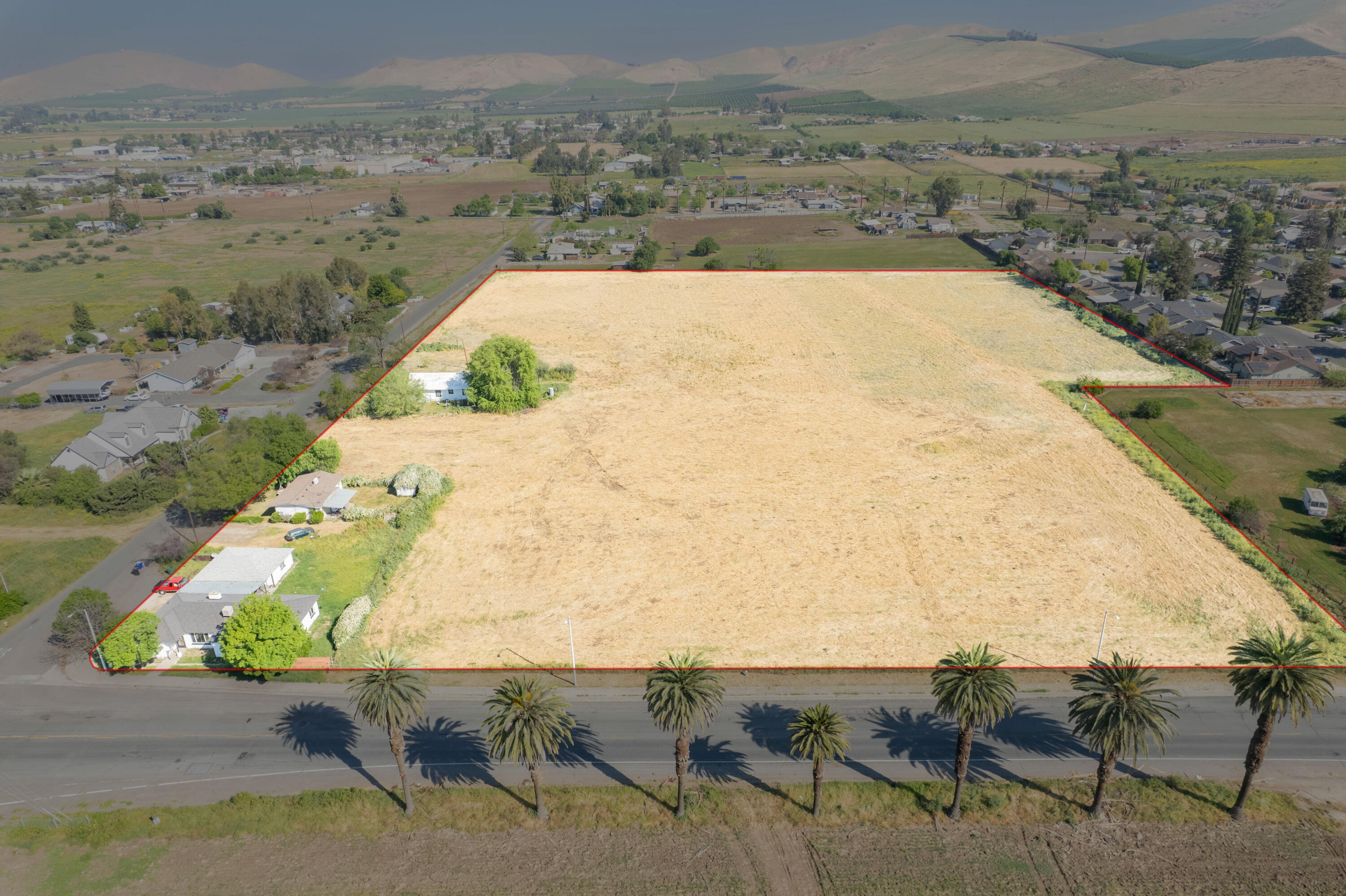 612 E Morton Ave, Porterville, CA 93257