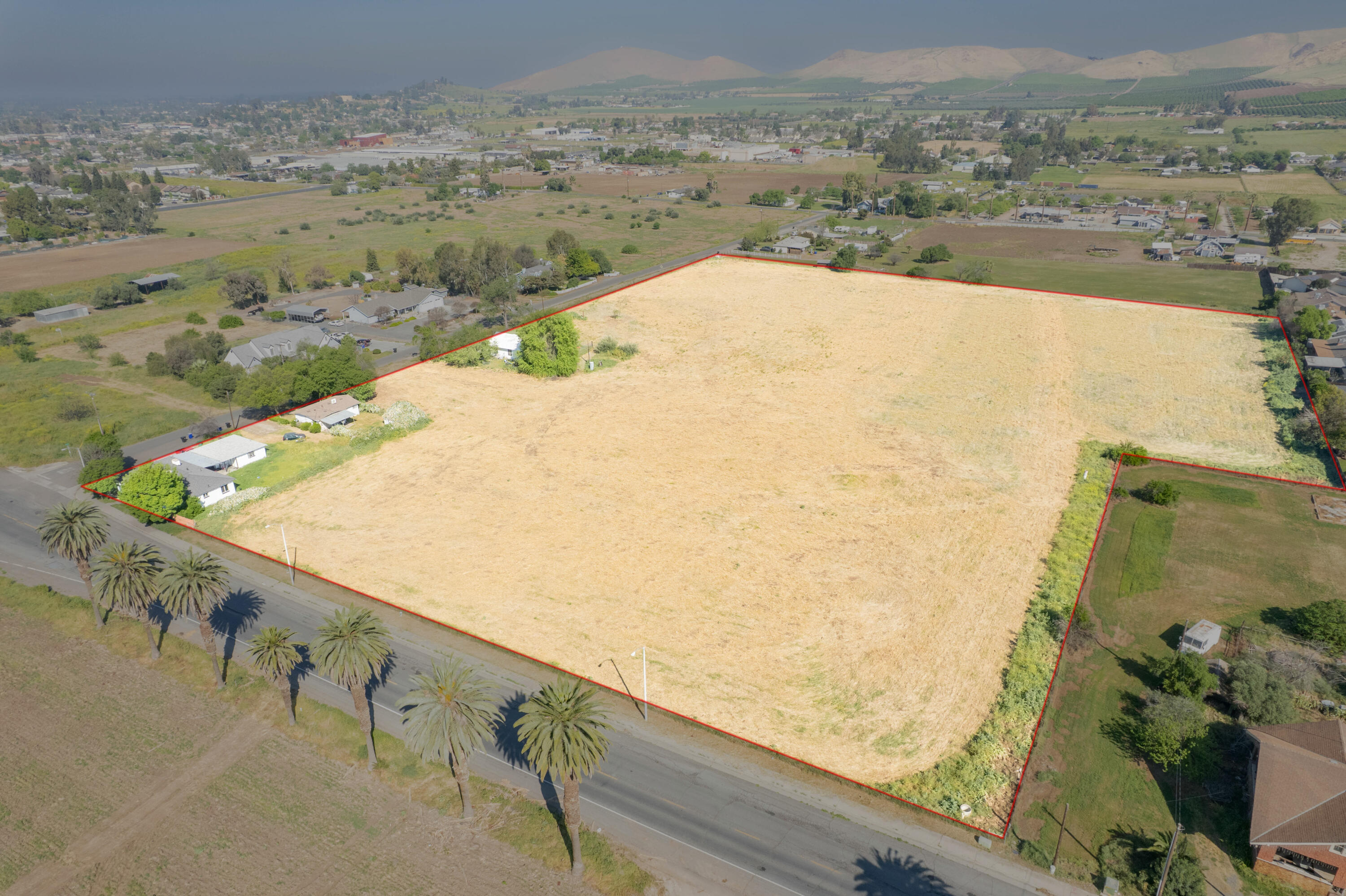 612 E Morton Ave, Porterville, CA 93257