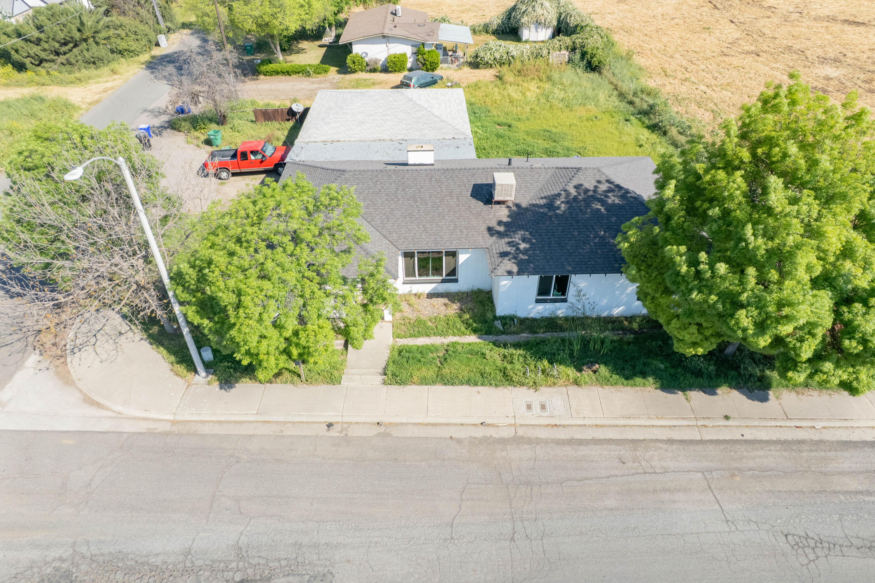 612 E Morton Ave, Porterville, CA 93257