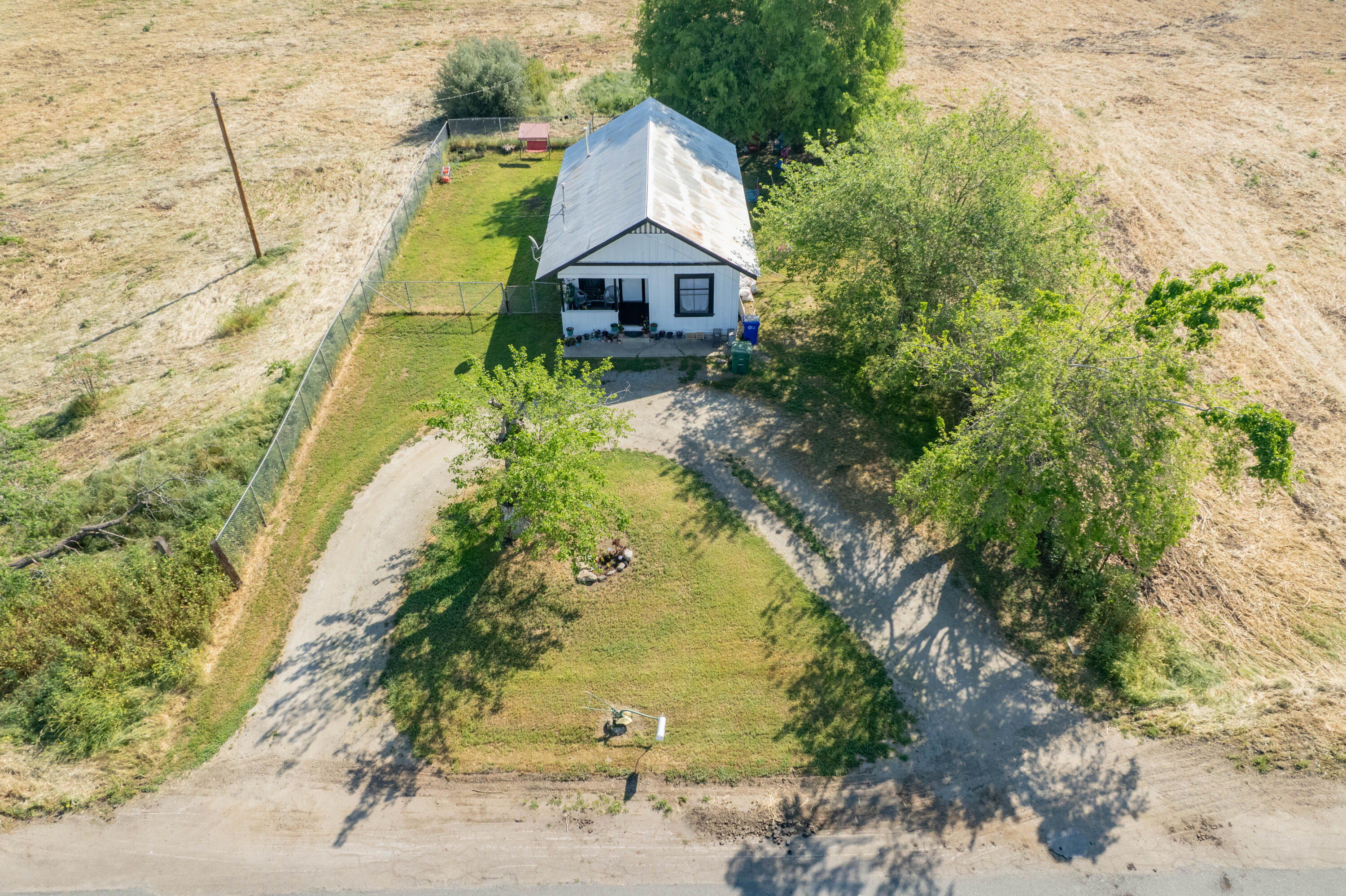 612 E Morton Ave, Porterville, CA 93257