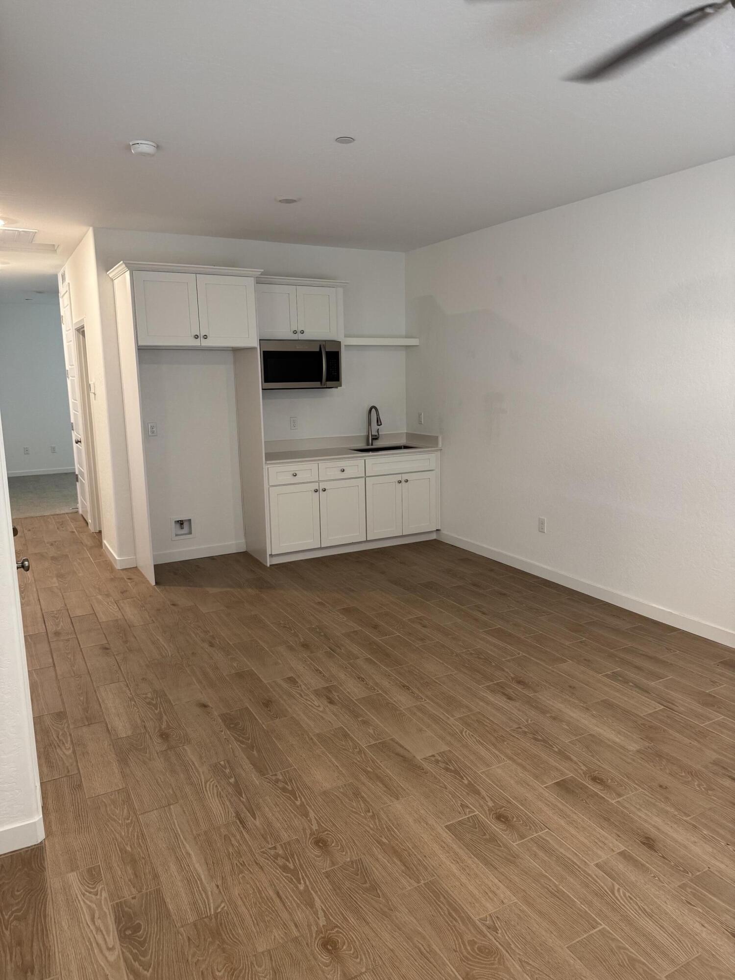 1348 S Palm St, Visalia, CA 93292