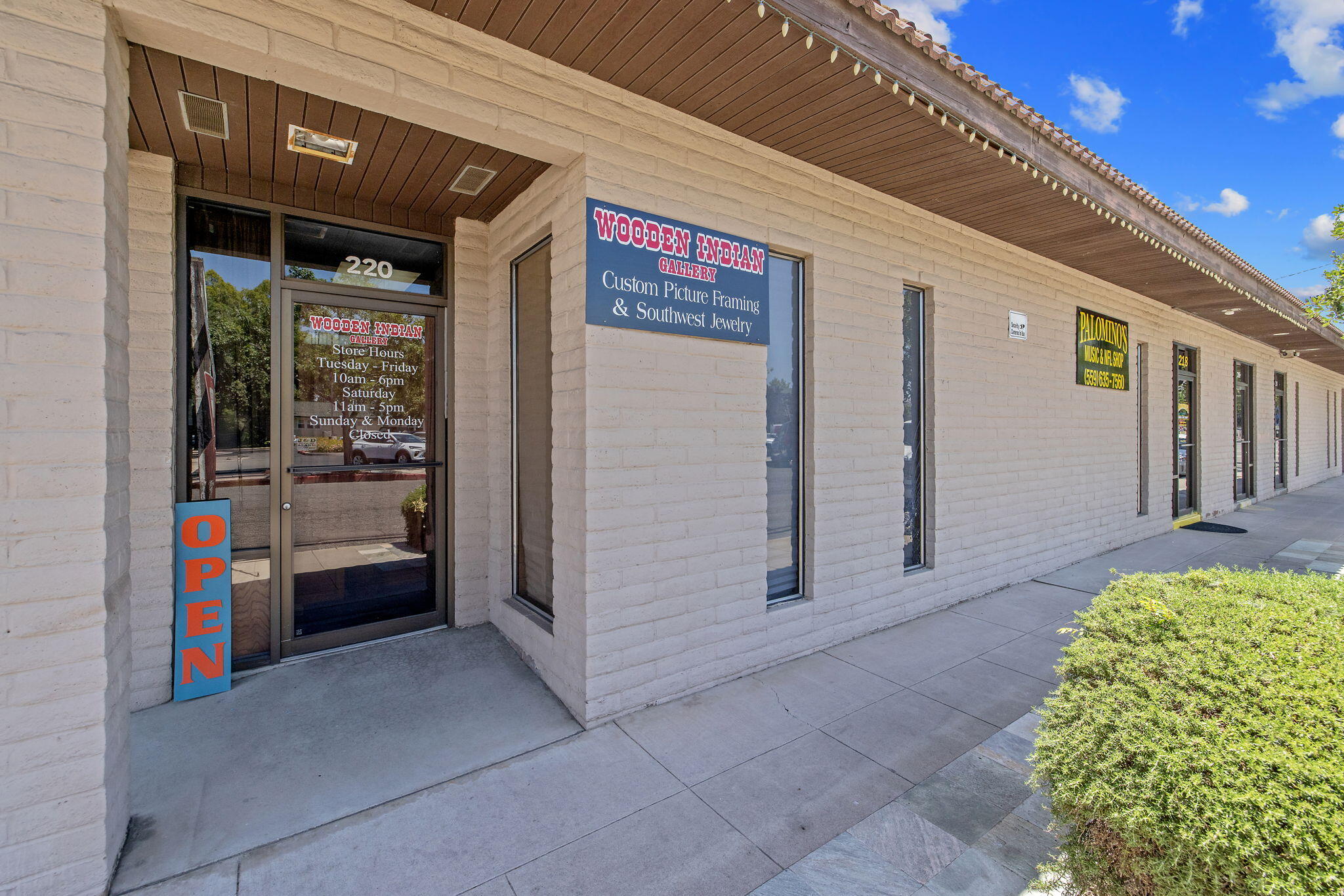 210 N Floral St, Visalia, CA 93291